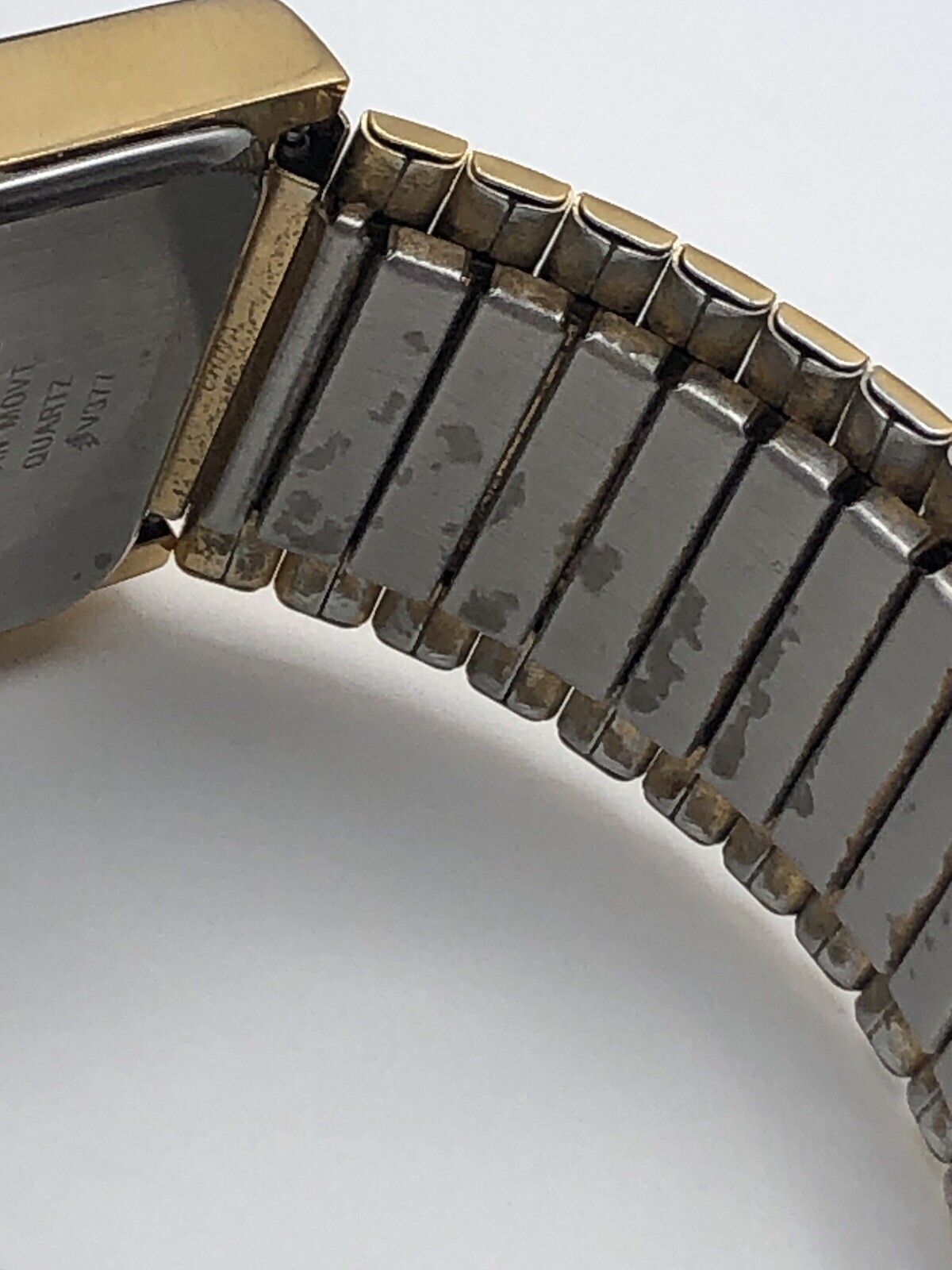 JOAN RIVERS V377 Classic Collection Gold Tone QUARTZ WATCH w/Stretch Band