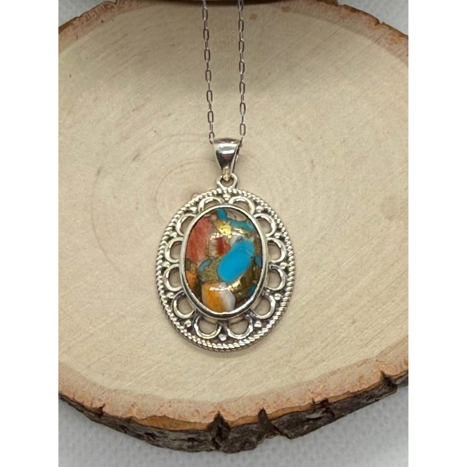 Spiny Oyster Turquoise Pendant – 5.00 Carats