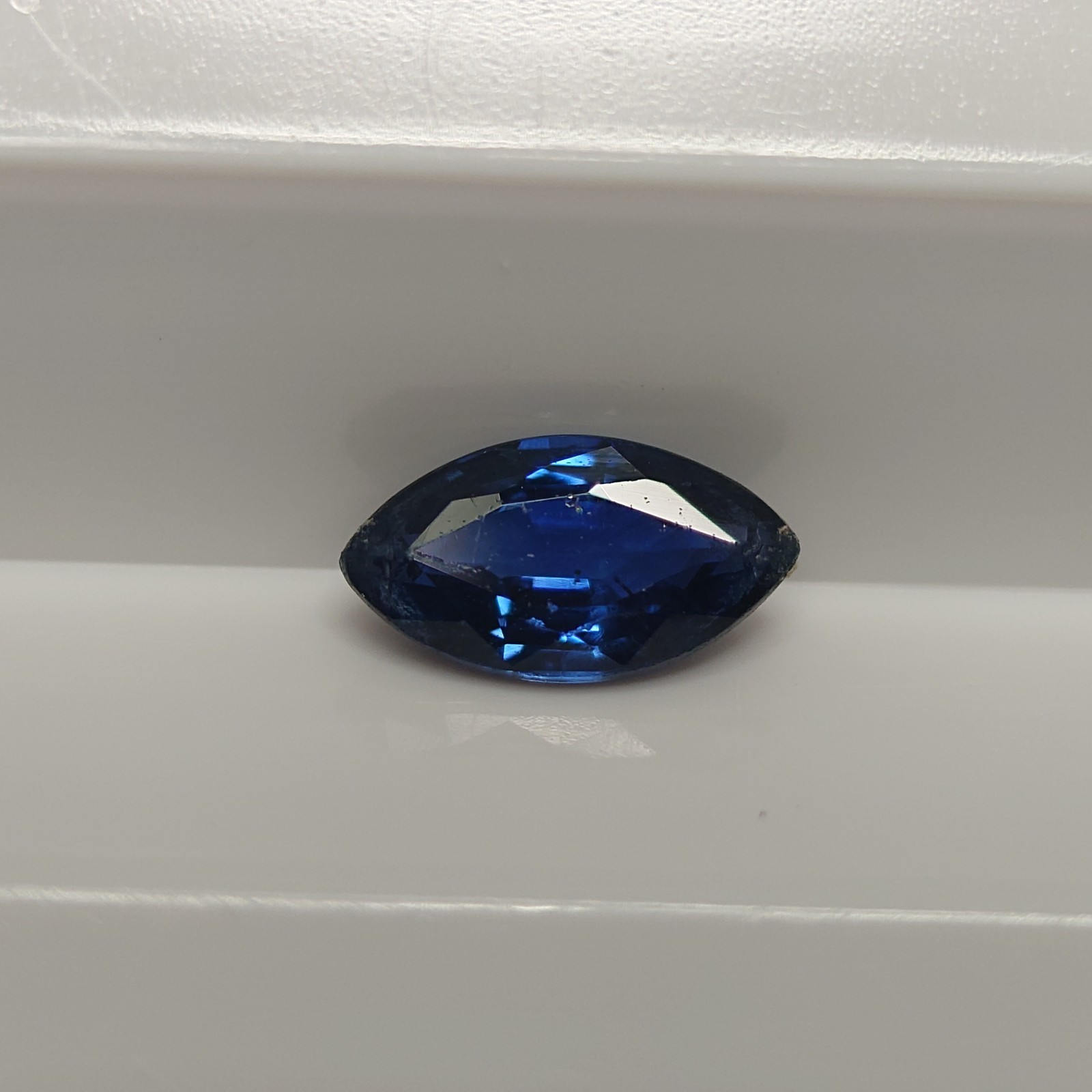 Natural Sapphire 0.36ct, approx. 5.8 mm x 3.2 mm x 2.0 mm, Jewelry Remover s0005
