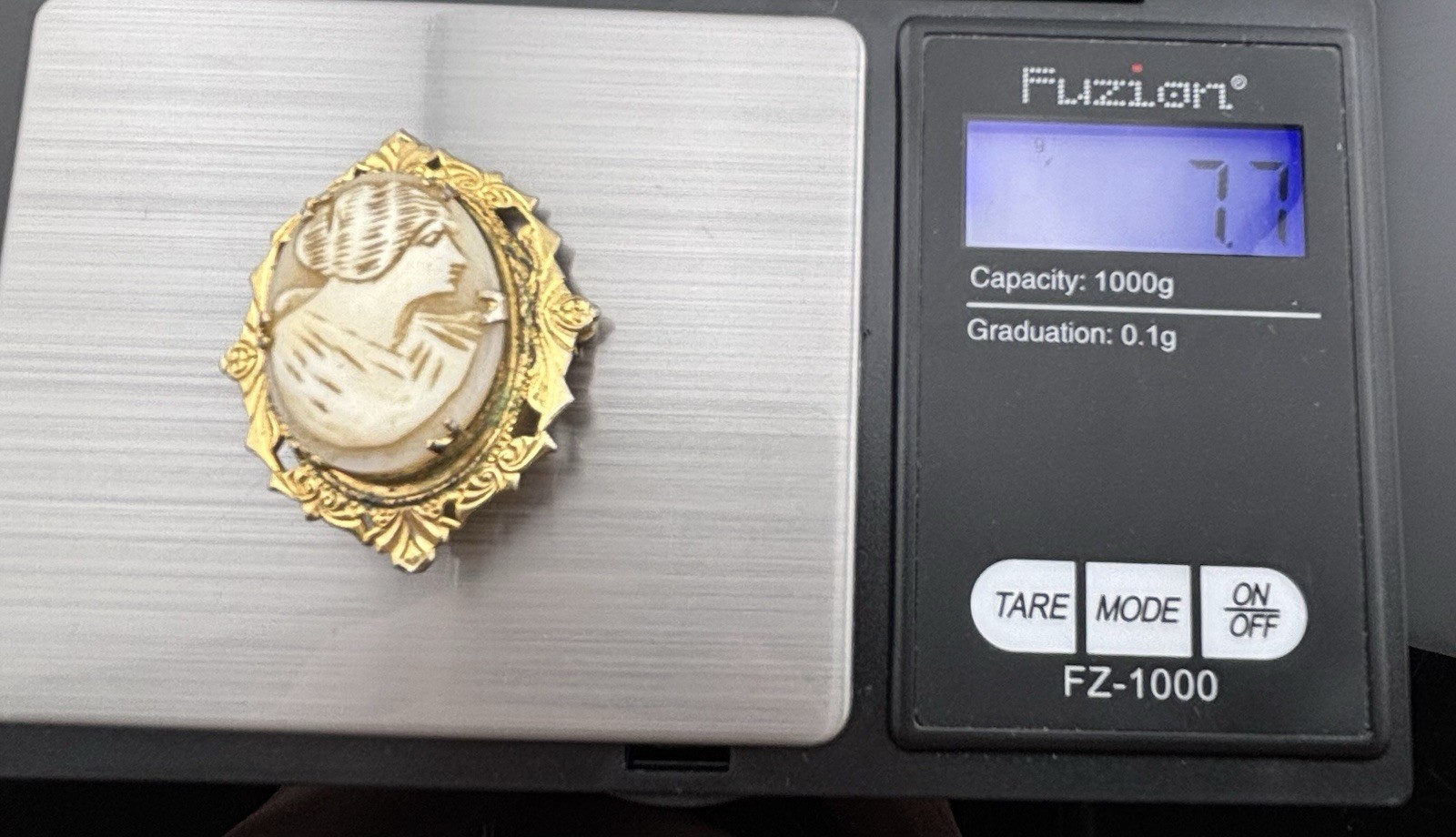 Unique Vintage Gold Plated ? Cameo Brooch Old Shell Carving Some Tarnish Damage?