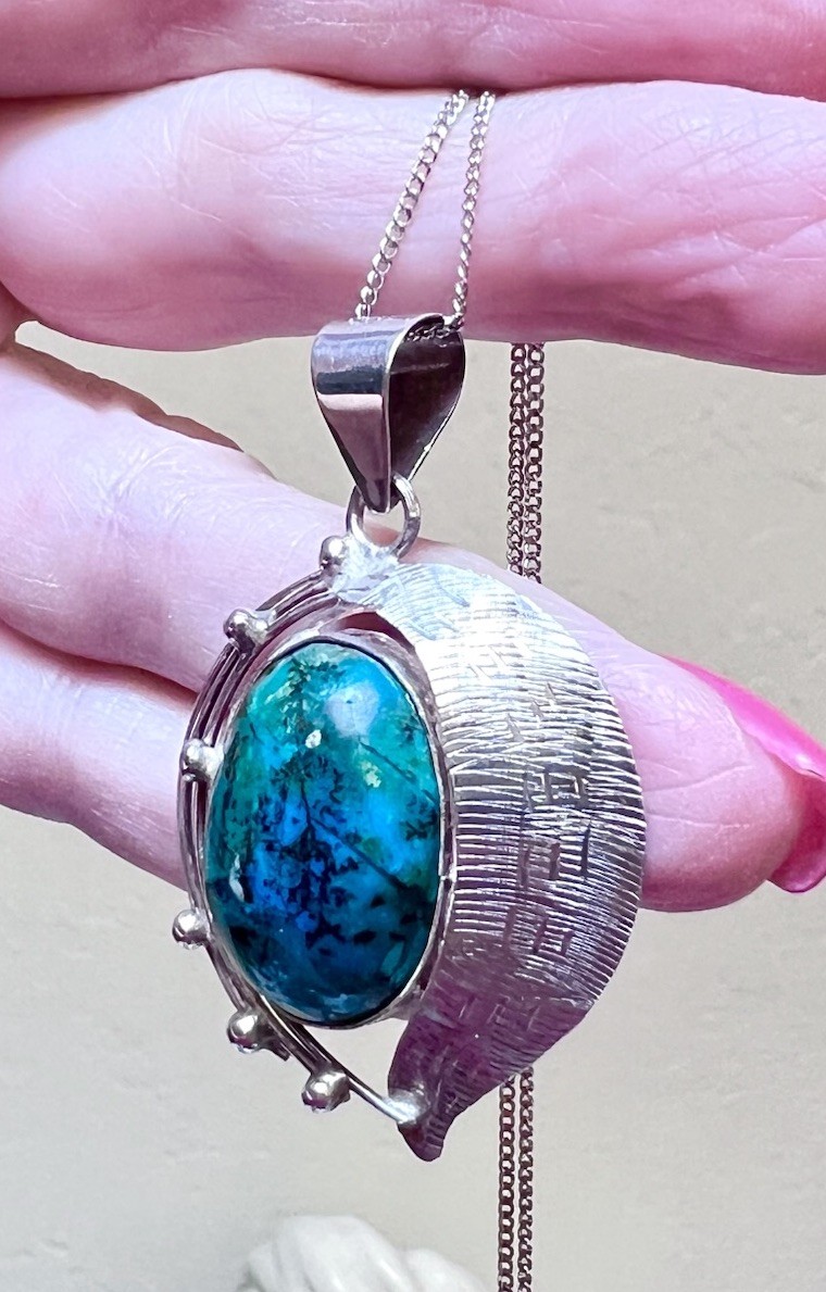 Beautiful Vintage Artisan/Studio Ornate Sterling Silver & Chrysocolla Necklace
