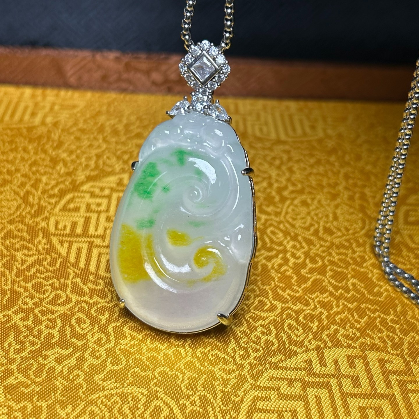 Nature inlay ice white Burmese Jade Jadeite Carved Ruyi lucky Pendant&Necklaces