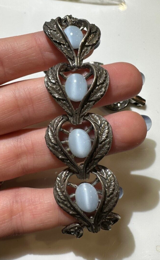 Vintage Moonglow Blue Lavender Cab Glass Leaf Leave Silver t 7.25″ Bracelet DA5