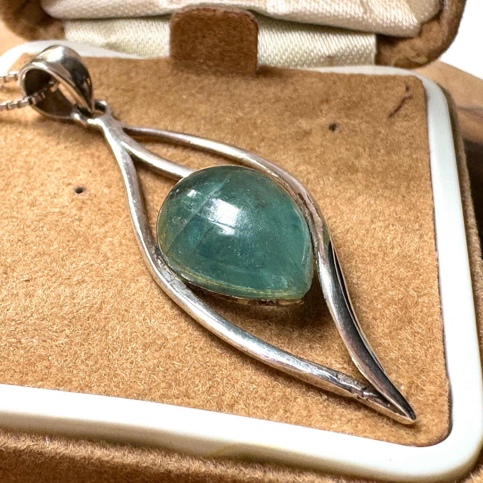 Sterling Silver 925 Modernist Pendant Chain Necklace 46cm Green Cabochon