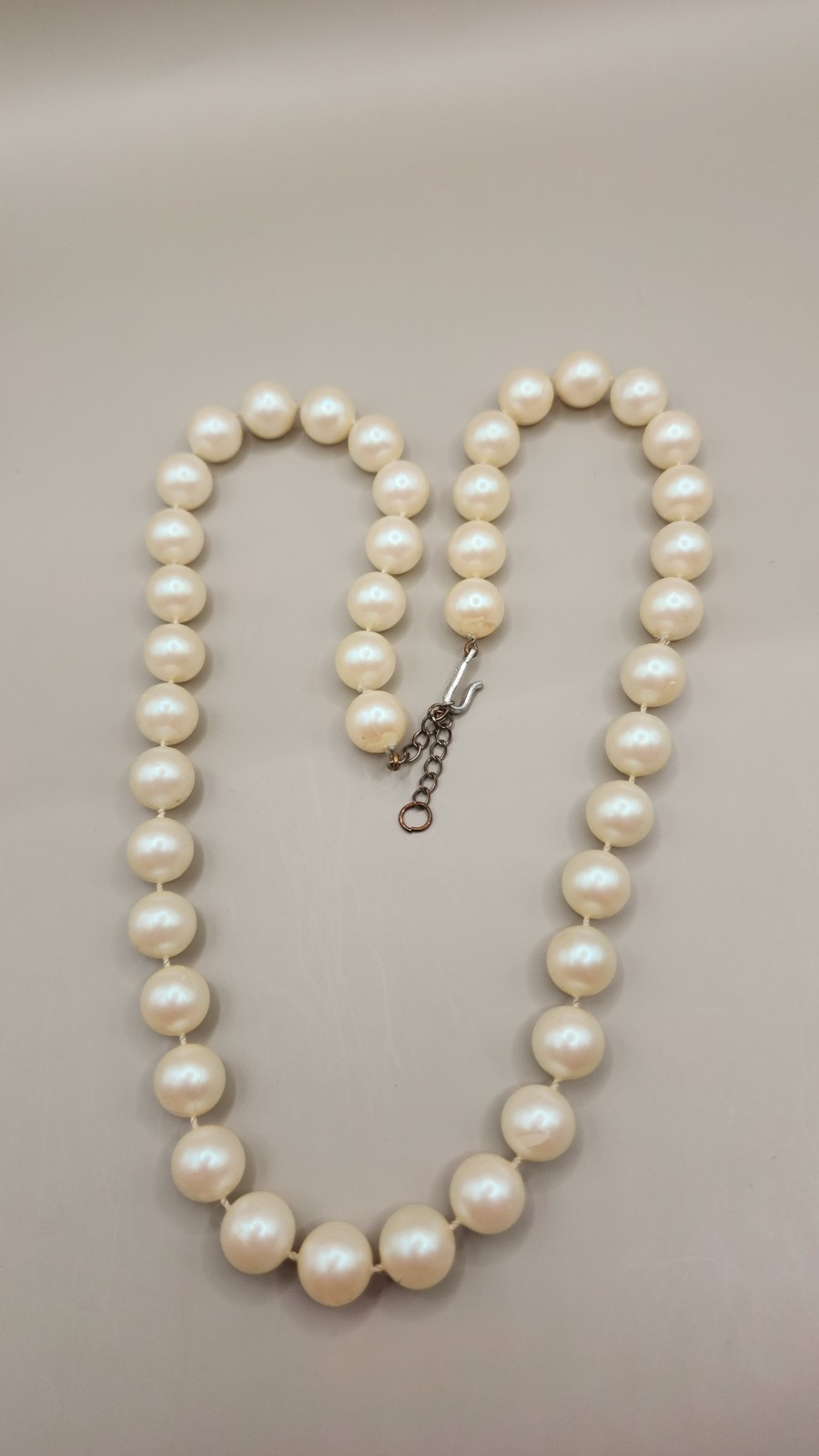 Vintage Japan Faux Pearl Necklace 23″ Acrylic Lucite Mid Century J Hook Clasp