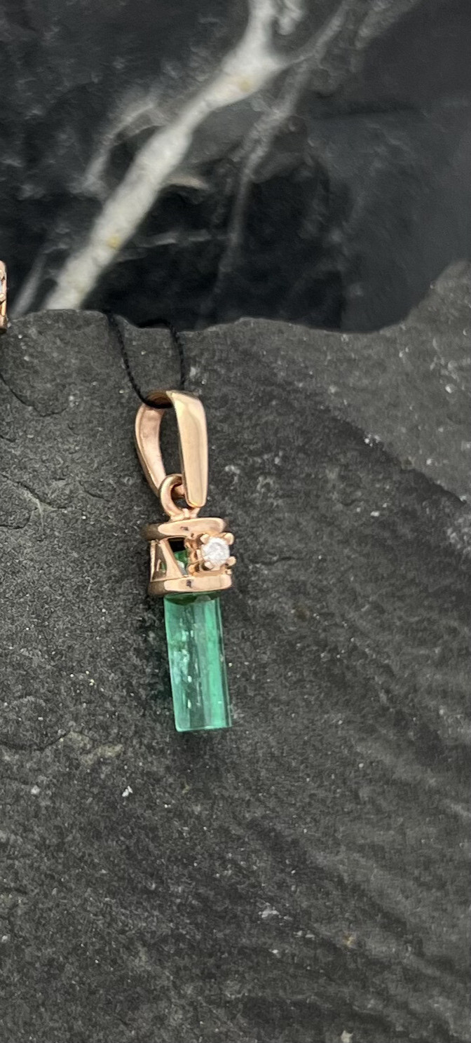 Natural Uncut Colombian Emerald Rough Pendant 18k Rose Gold