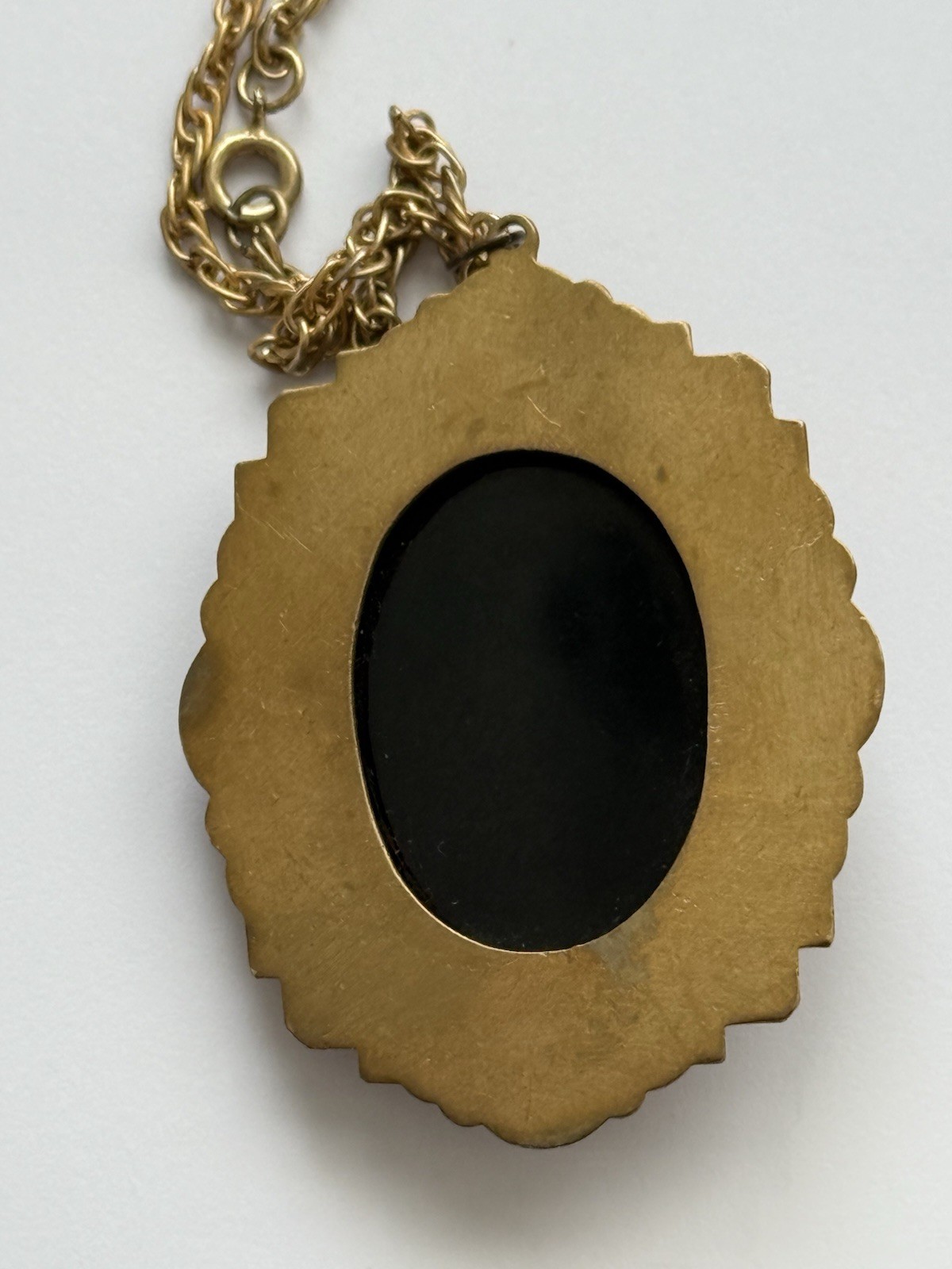 Vintage Unsigned Art Deco Black Molded Cameo Lady in Gold-Tone