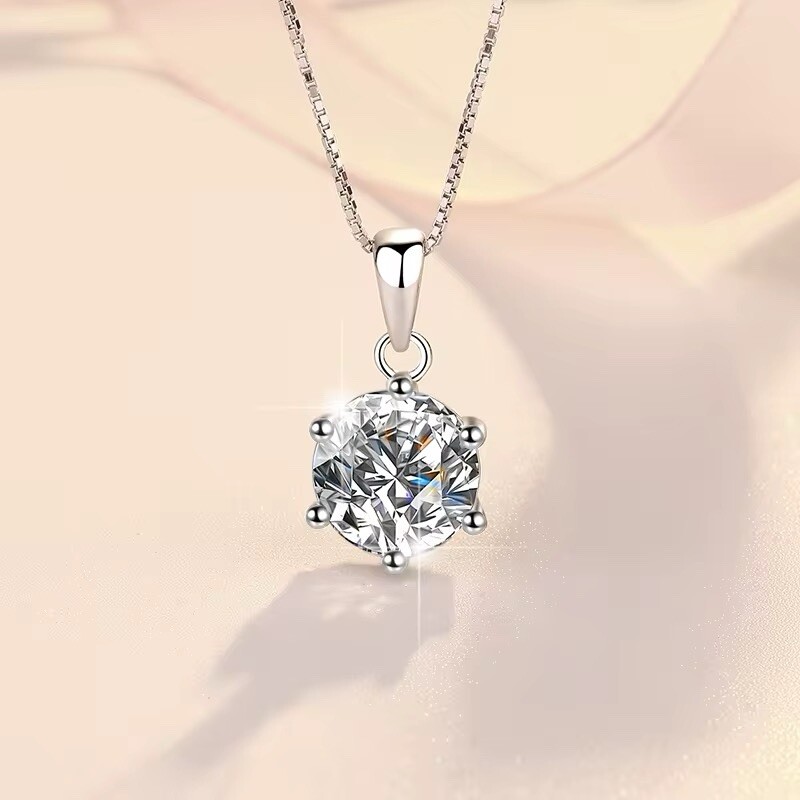 Fine 925 sterling silver 5 Ct VVs1 Moissanite necklace with elegant Pendant Box