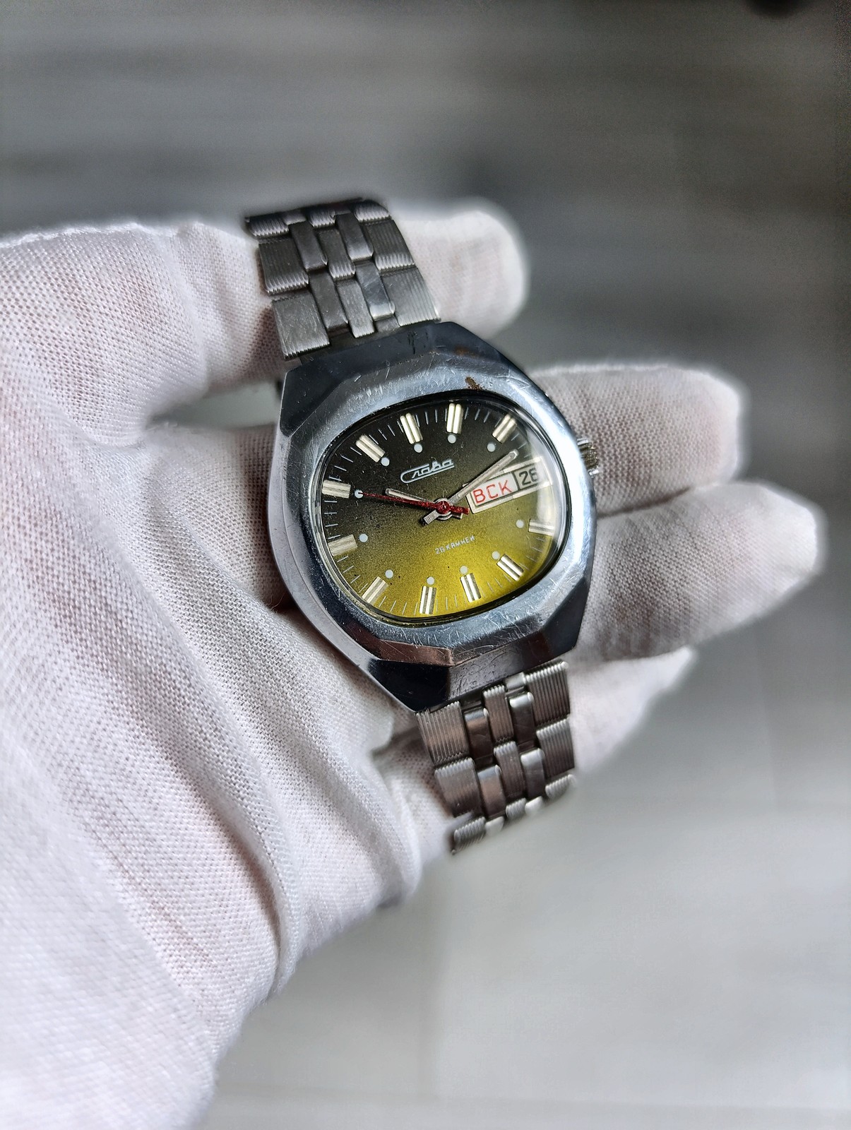 Slava 2428 Soviet USSR 1980s Mechanical Watch 26J Green Dial Serviced