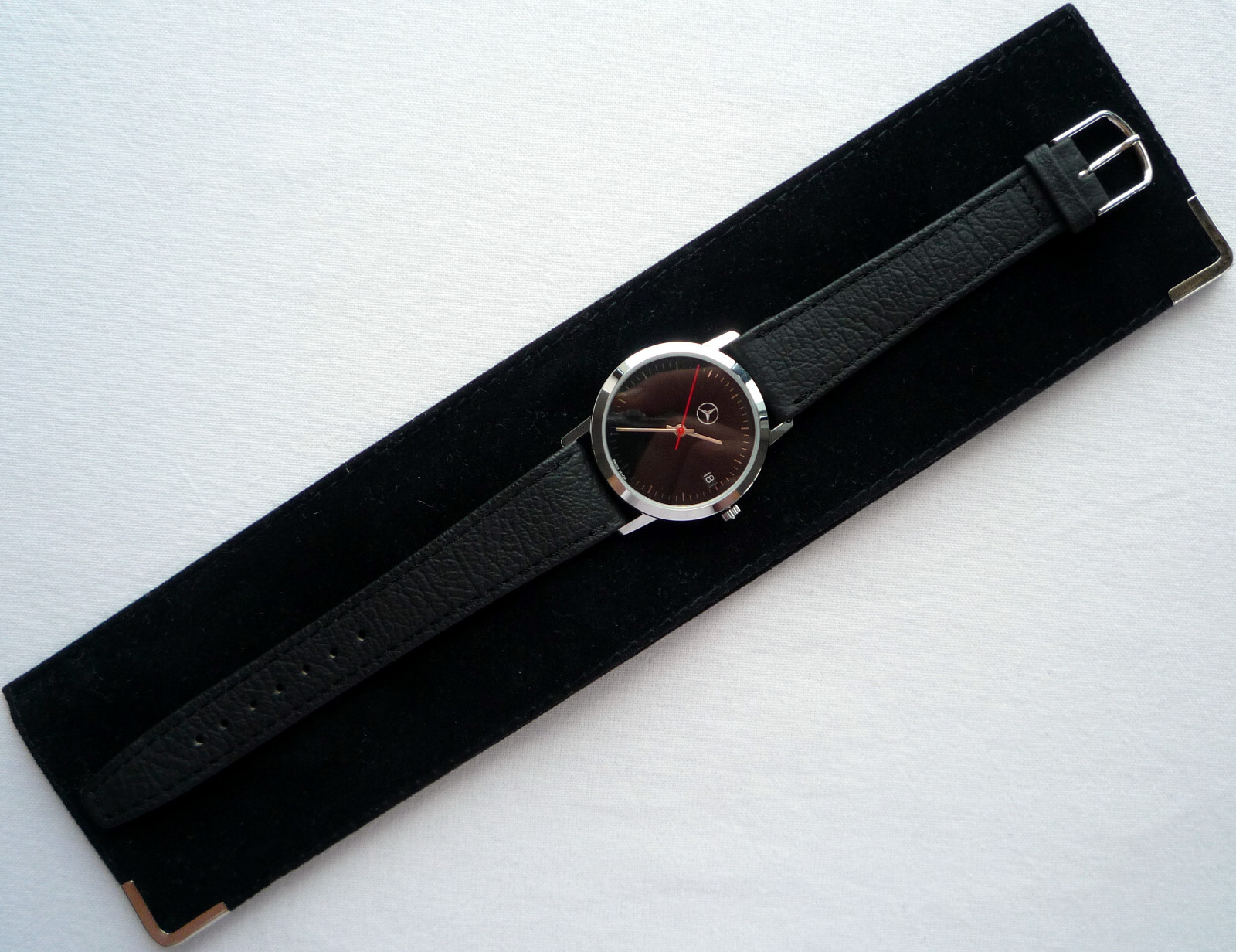 Mercedes Benz Vintage Classic Car Accessory Sport Basic Design Swiss Made Watch