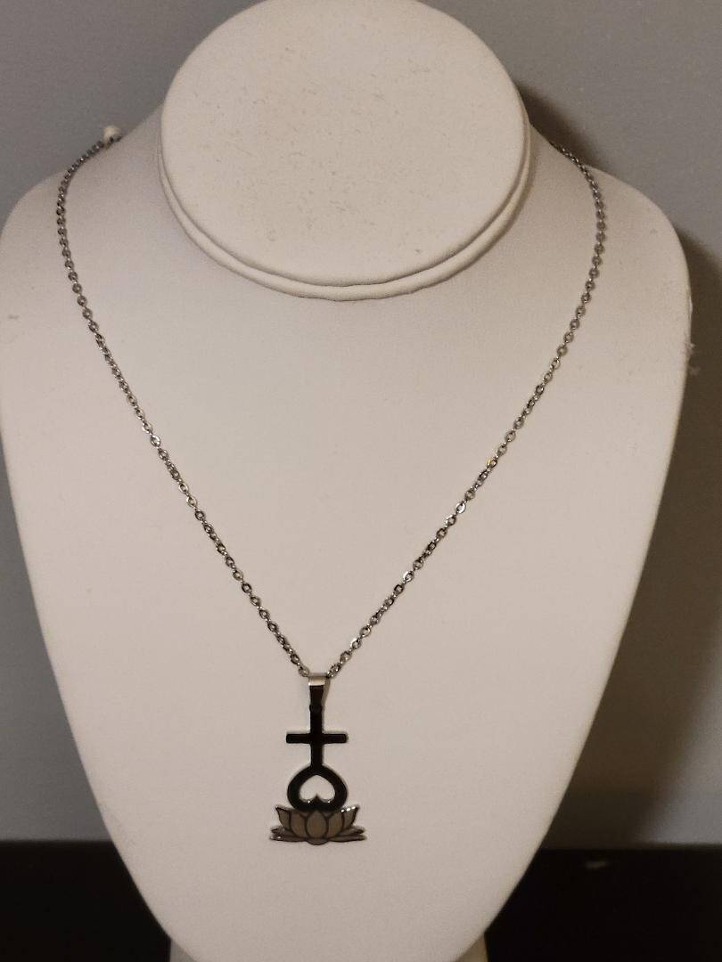 Lots of 5 “Thien Tam” Cross Heart Lotus Base 3.6 cm Chain 20”
