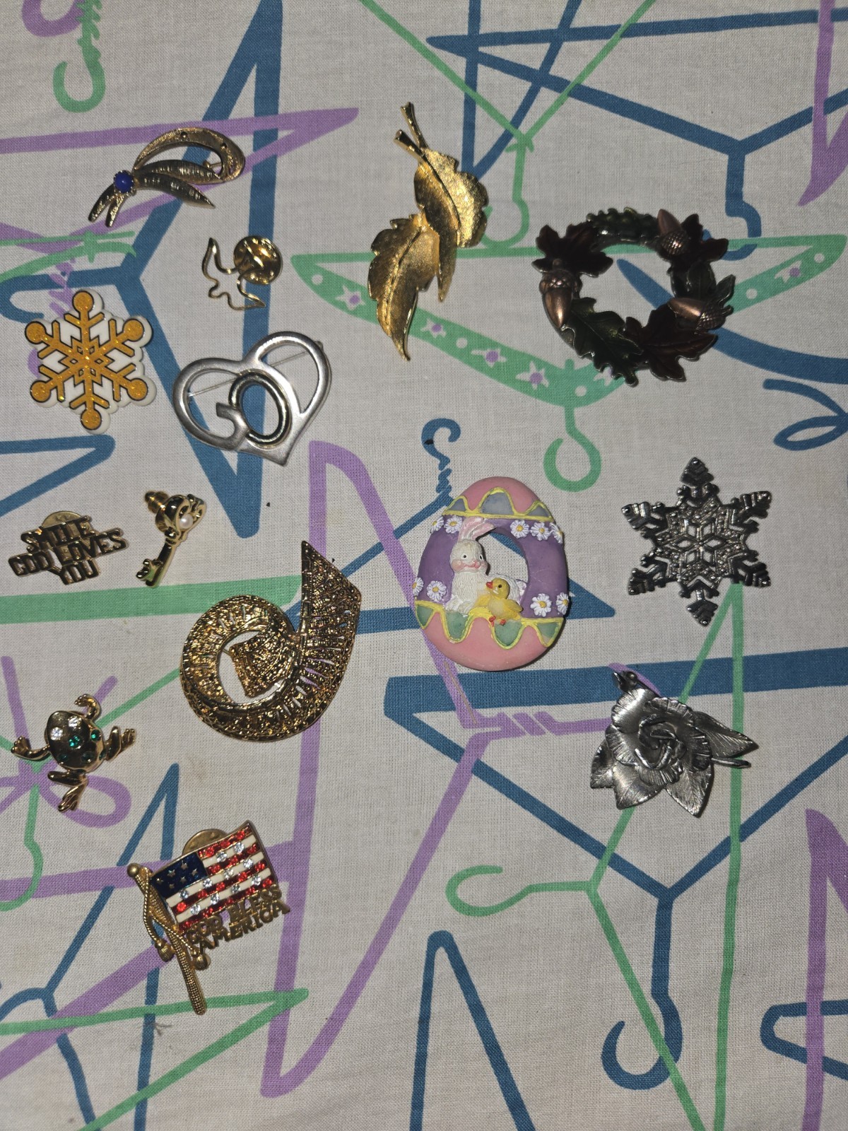 HUGE Avon Vintage Jewelry Lot, Earrings, Pins/Brooch, Necklaces, Bracelet, Rings