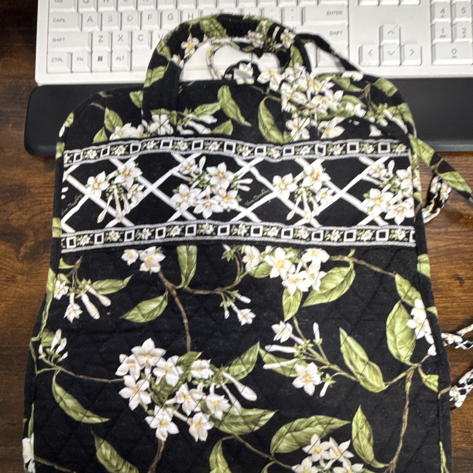 Vera Bradley Floral Hanging Jewelry Bag with 3 Zipper Compartments
