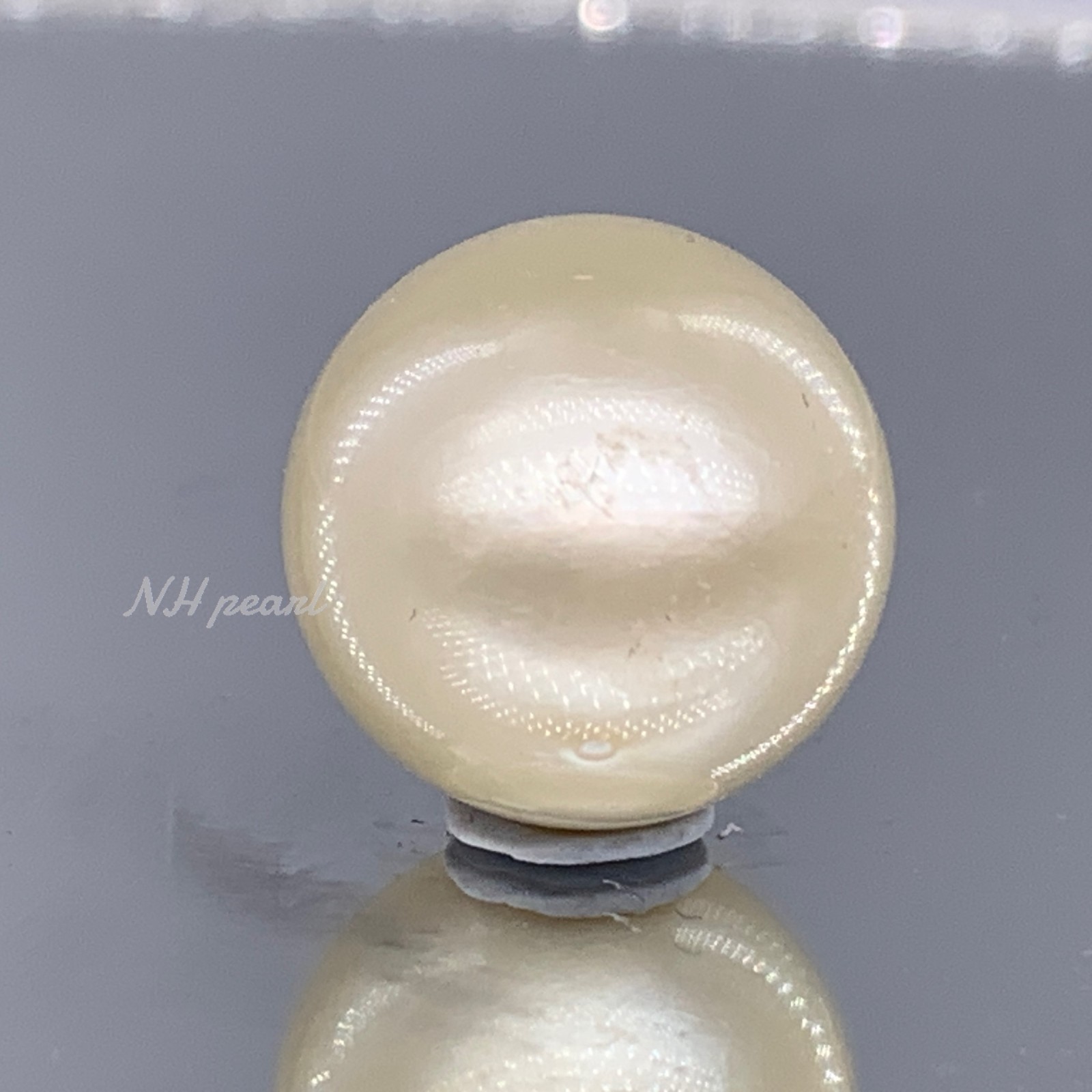 South Sea Pearl white Round Baroque 14.7mm x 15.1mm, 4.70g undrilled