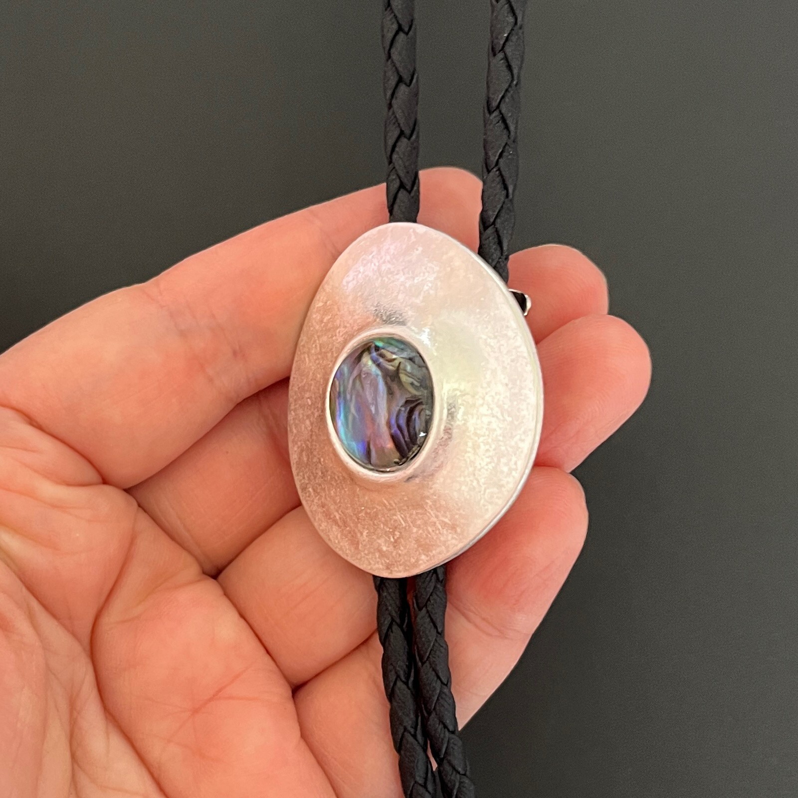 Vintage Silver Irregular Round Natural Abalone Shell Bolo Tie Western Necklace