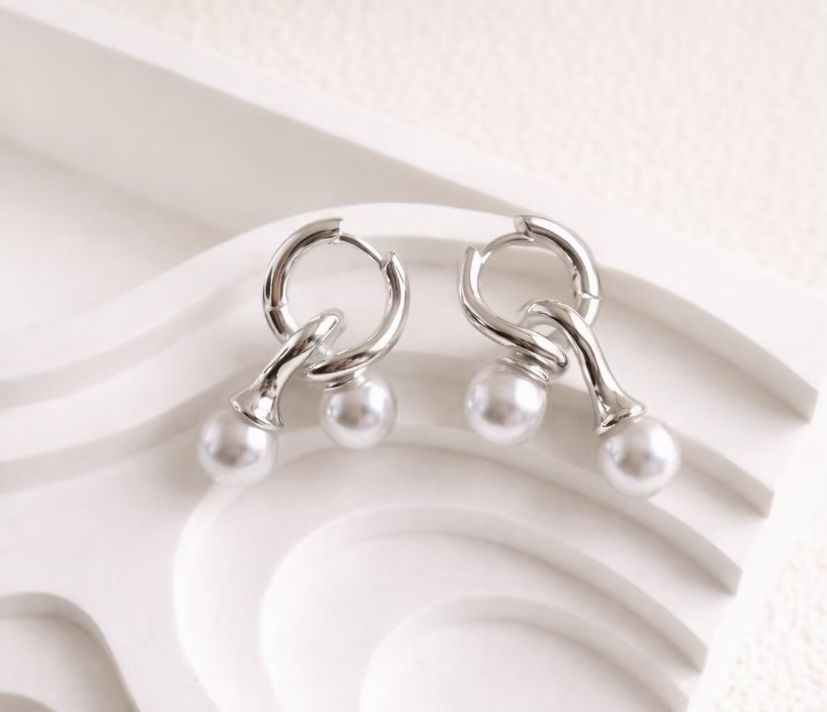 925 Silver Pearl Huggie Hoop Earrings Minimalist Double Pearl Dangle Hoops 107