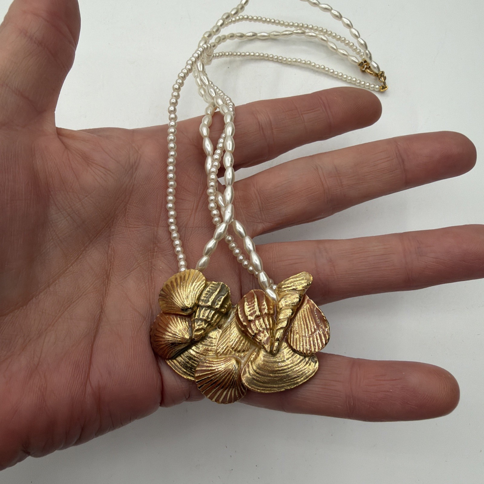 Vintage Pearl Necklace Gold Shell Pendants Ocean Motif Statement Jewelry