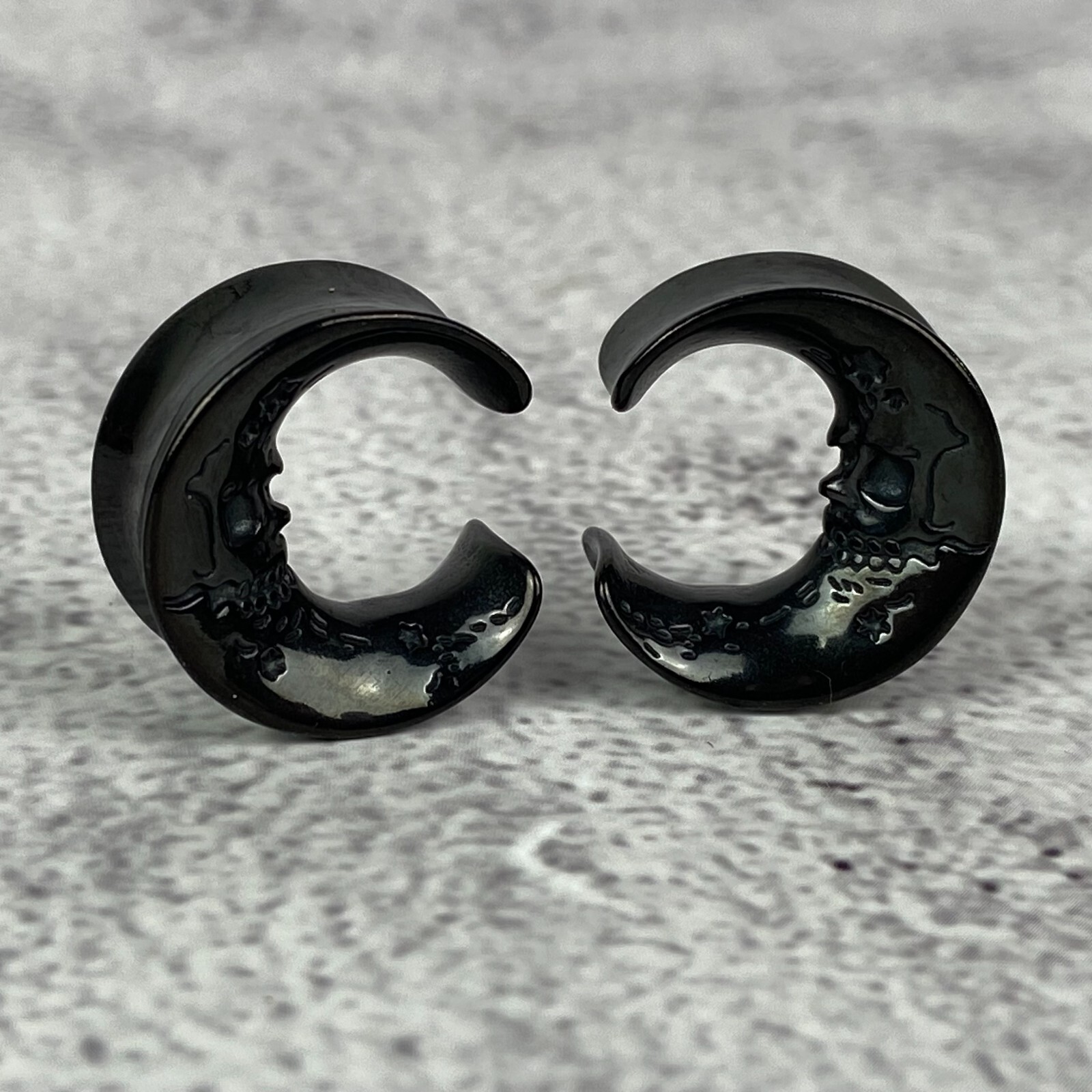 Pair of 316L Black Steel Saddles with Skull Faced Moon (PS-291, Black) gauges