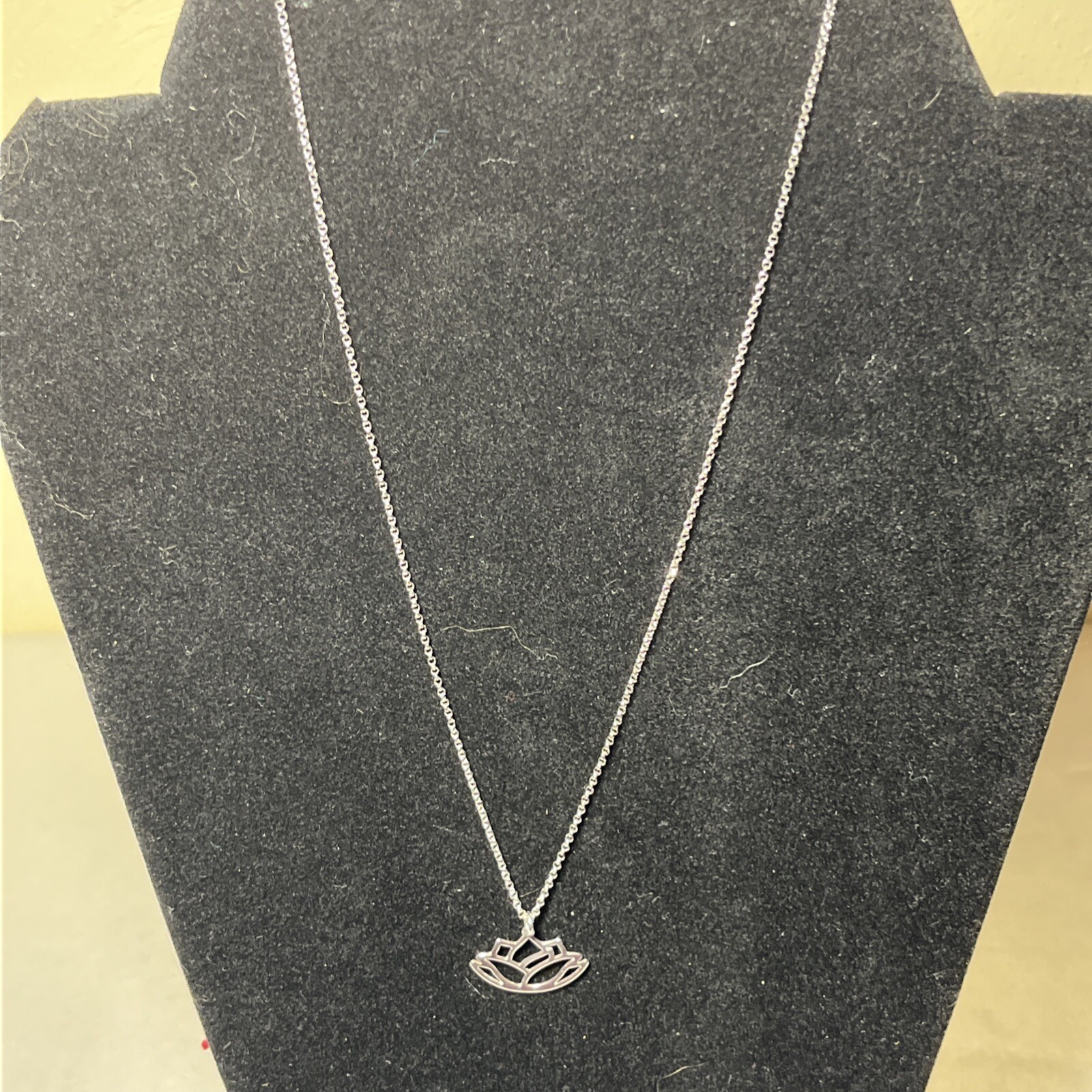 Sterling Silver Dyadema Italy 2 cm Lotus Flower Necklace Adj 16-18 In