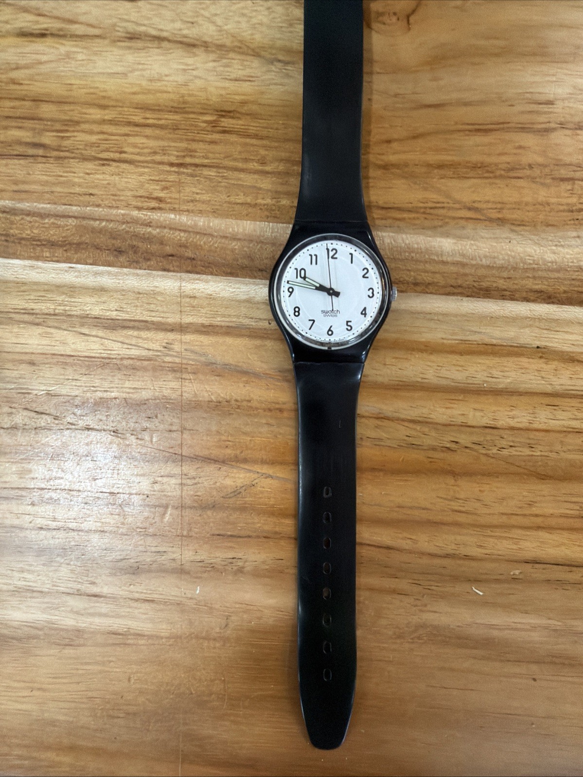 Vintage Swatch Watch LB153 “Something New” Ladies 25mm Black & White Swiss