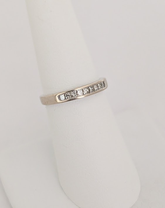 Diamond Ring 14K White Gold 2.4 Grams Retail Price $1599 Make Me An Offer!
