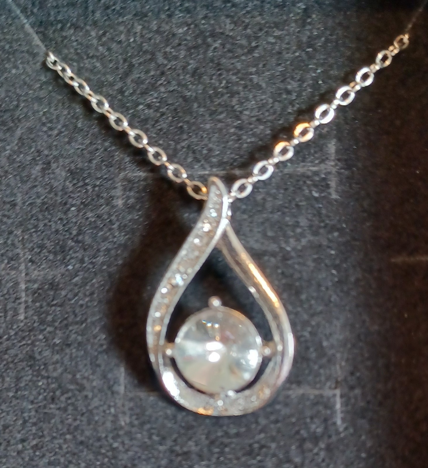 Elegant Teardrop Pendant Necklace. Fashionable Design with Imitation Gem Stone