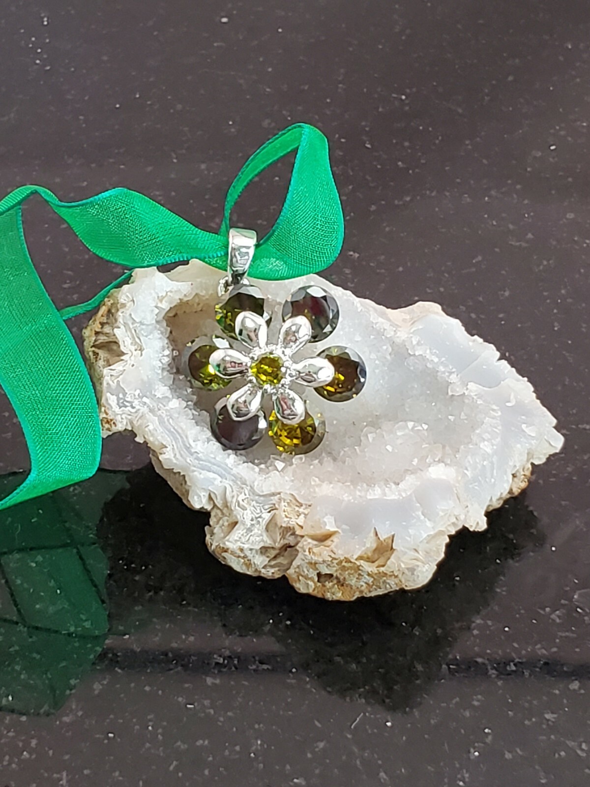 Olive Green Faceted Crystal Flower Pendant Necklace 18kt GF Stamped