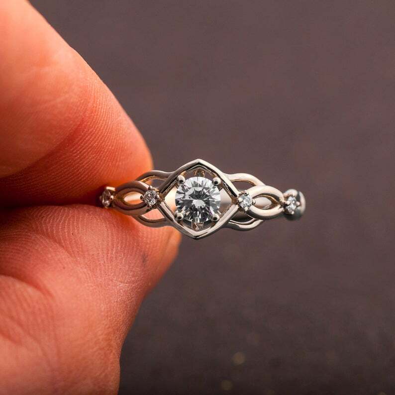 Split Open Band Solitaire Accent Ring 1ct Round Cut Moissanite White Gold Plated