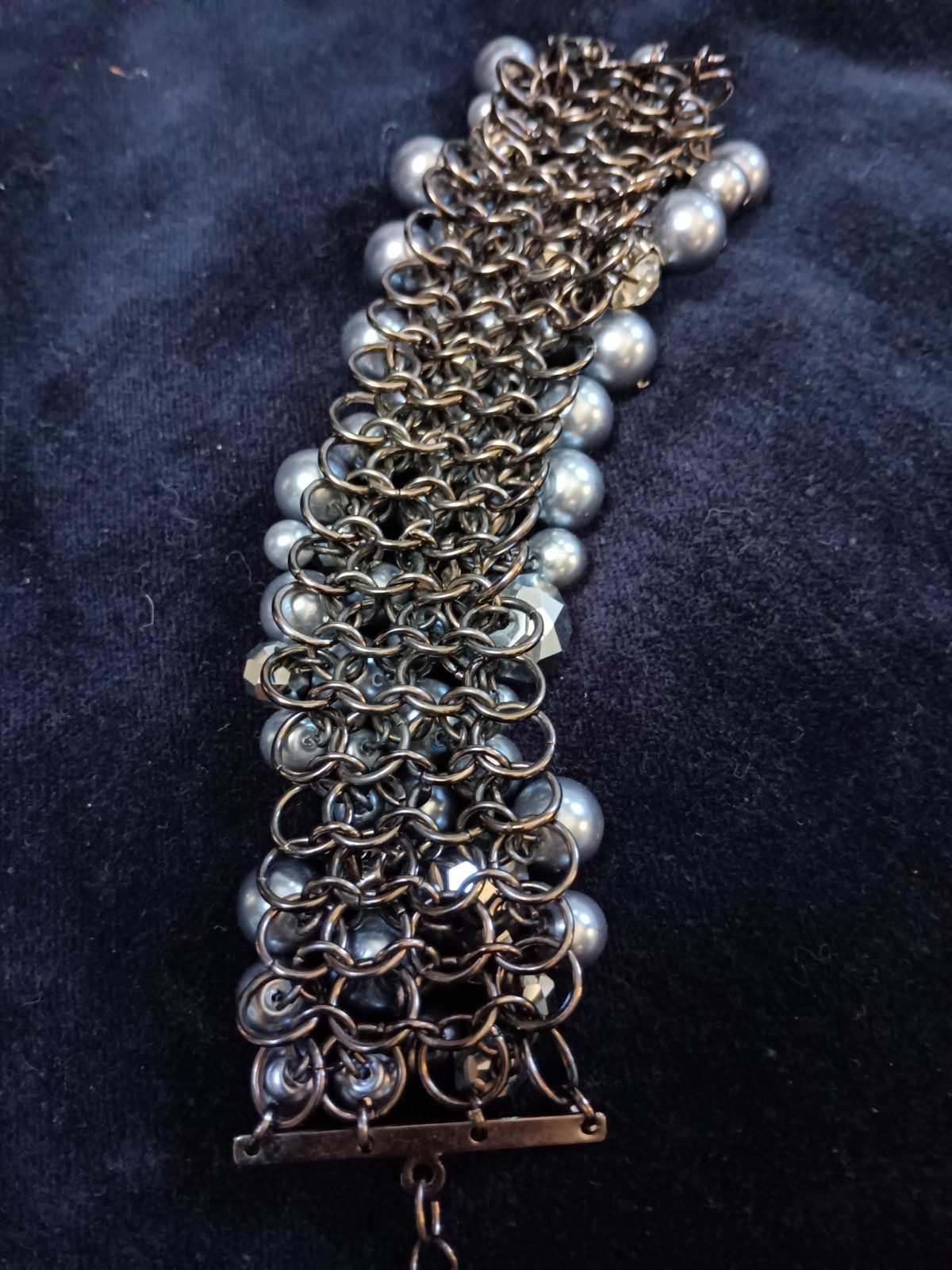 Vintage Premier Designs Signed Crown Tag Gunmetal Gray Pearl Cluster Bracelet Ve