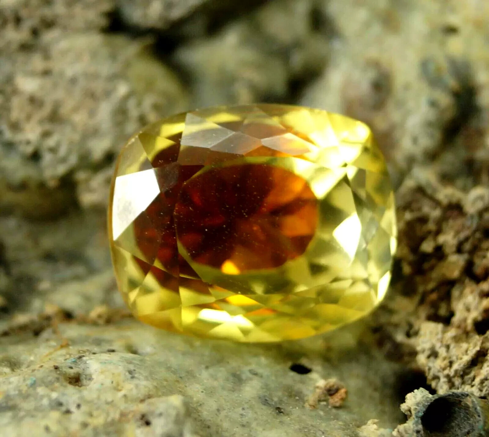 Bi-Color Pitambari Sapphire Cushion Natural 16-18 Ct Loose Certified Gemstone