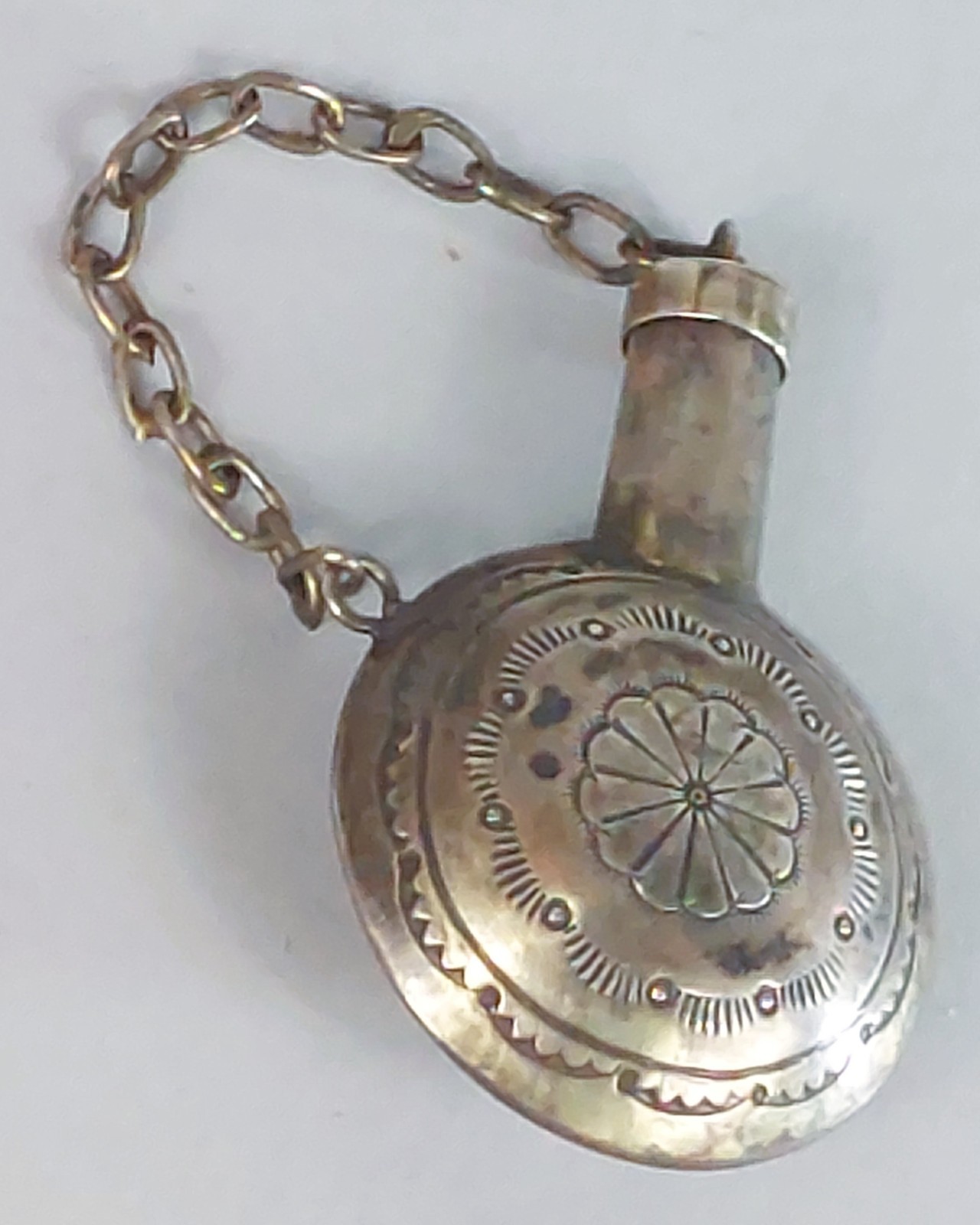 Vintage Navajo STERLING SILVER NAVAJO CANTEEN flask tobacco -2.5/8″ Tall