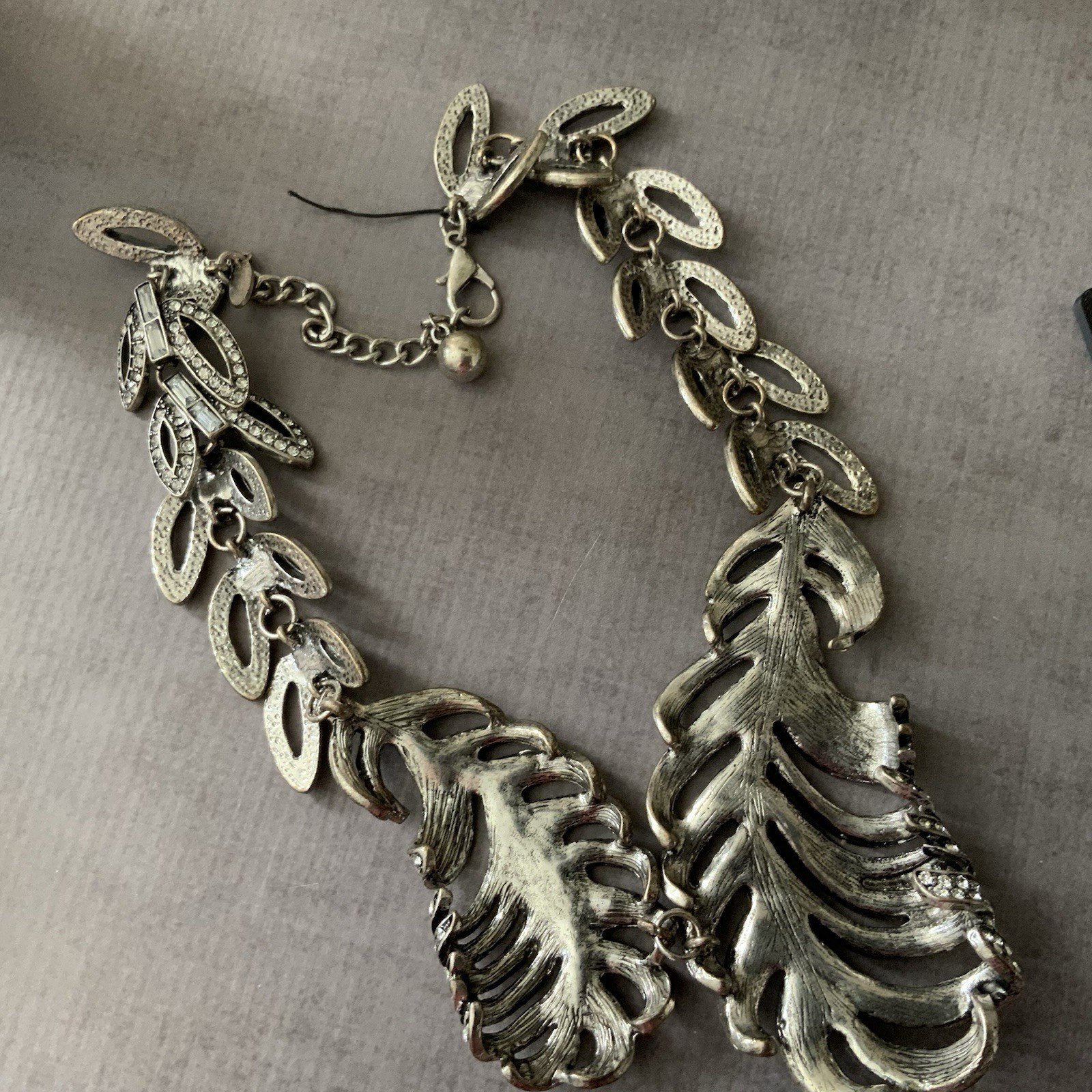 Natasha Feather Rhinestone Statement Necklace Antique Silver Tone 18″ Signed
