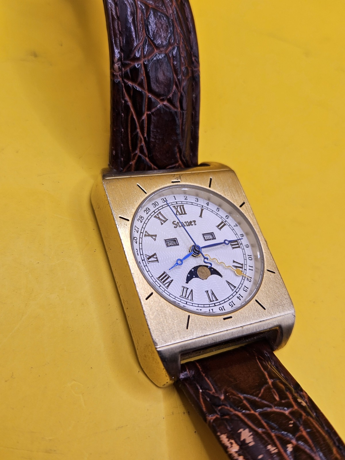 Stauer Moon Phase Quartz Day Date Watch Brown Leather Strap Gold Tone Non Work