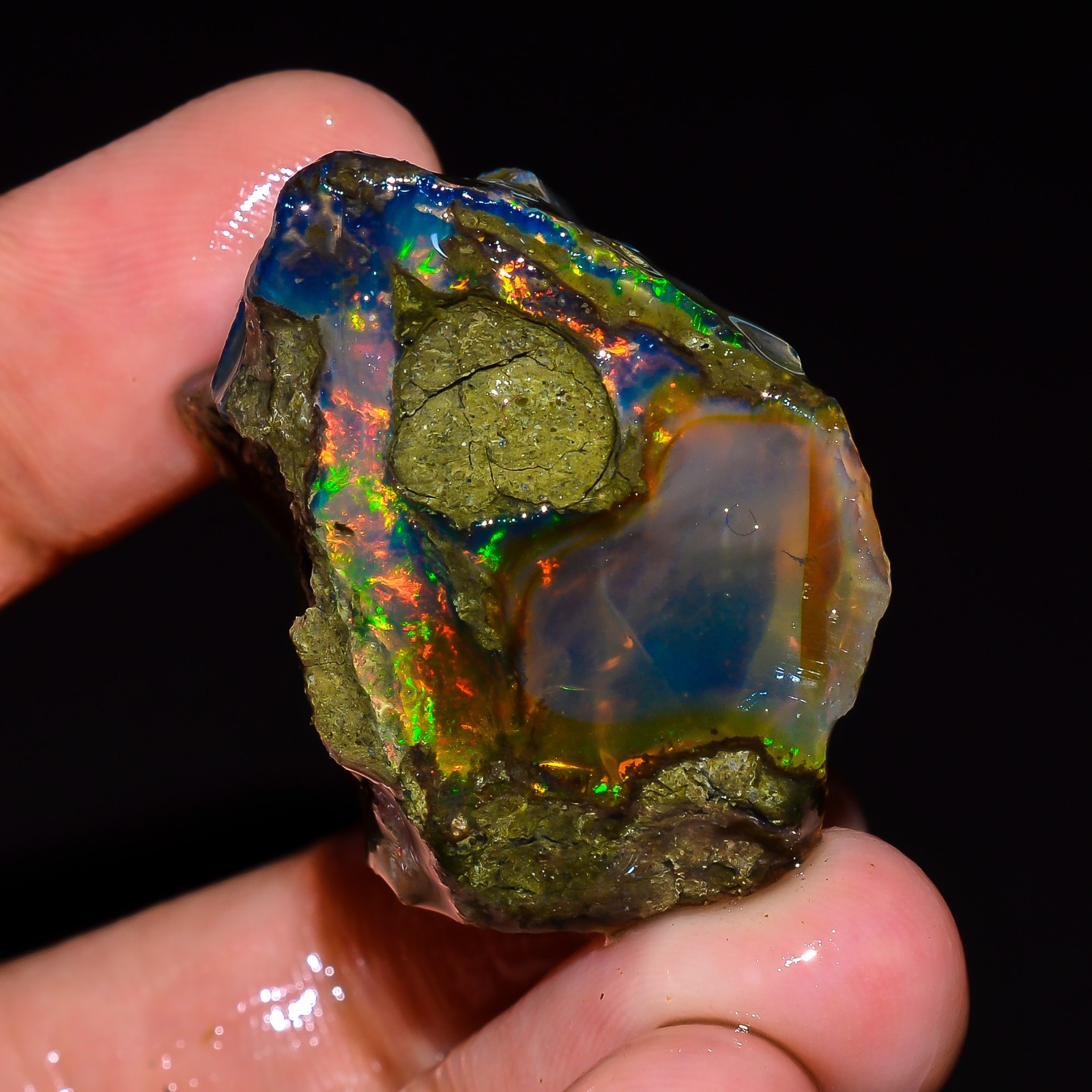 61 Ct. Natural Welo Fire Ethiopian Opal Oil Rough Loose Gemstone 32X26X18 mm