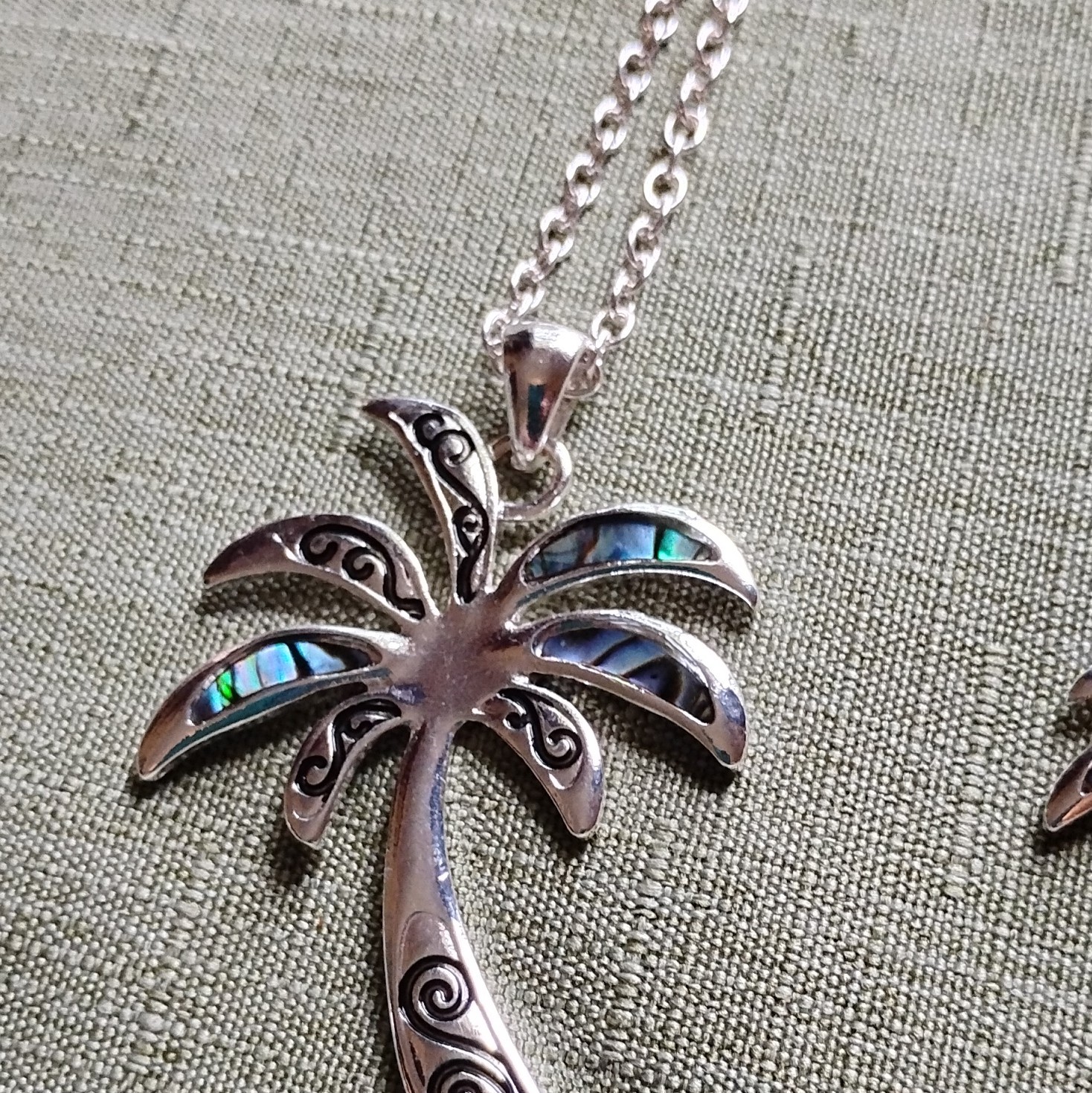 Palm Tree Shell Inlay Pendant Necklace & Earrings Set Silver Tone Blue Green