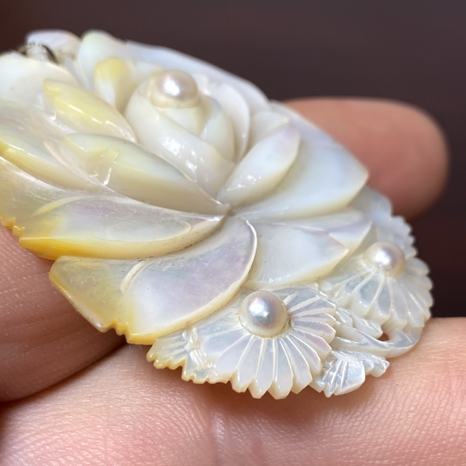 Antique Iridescent Carved MOP Shell 3 Pearls Rose Daisies Flowers Floral Pendant