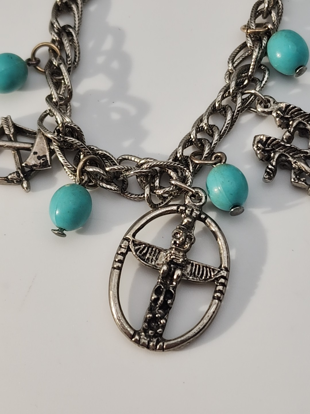Vintage silver tone Native American Indian Teepee Totem 7″ Charm Bracelet