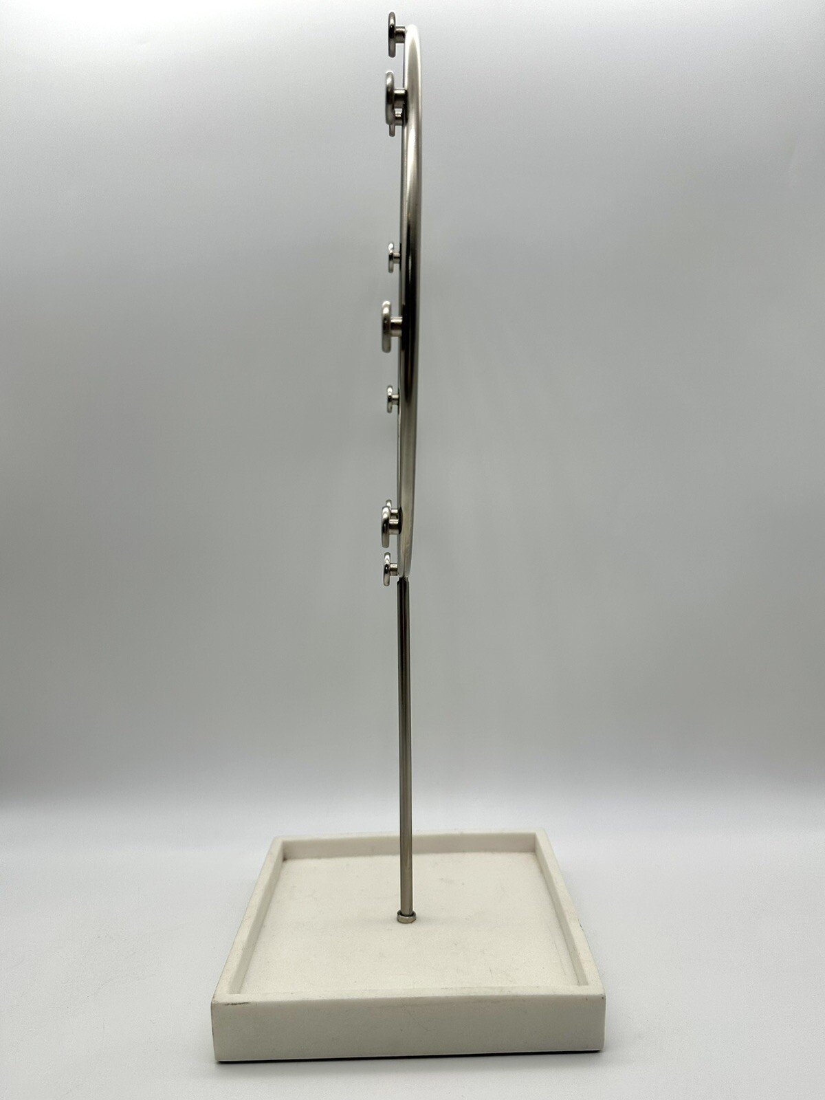 88 MAIN Circle Jewelry Stand w Base | Brushed Nickel | 8.9″x16″x6″ |