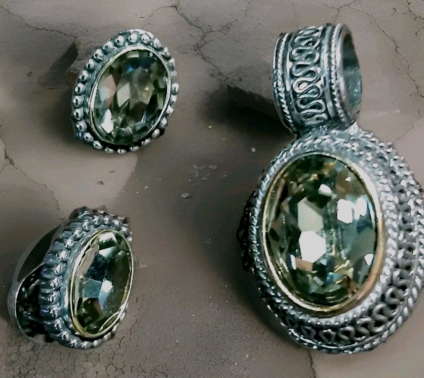 NEW Peridot Pendant Pierced Earrings Set Earrings VERY STYLISH & CLASSY