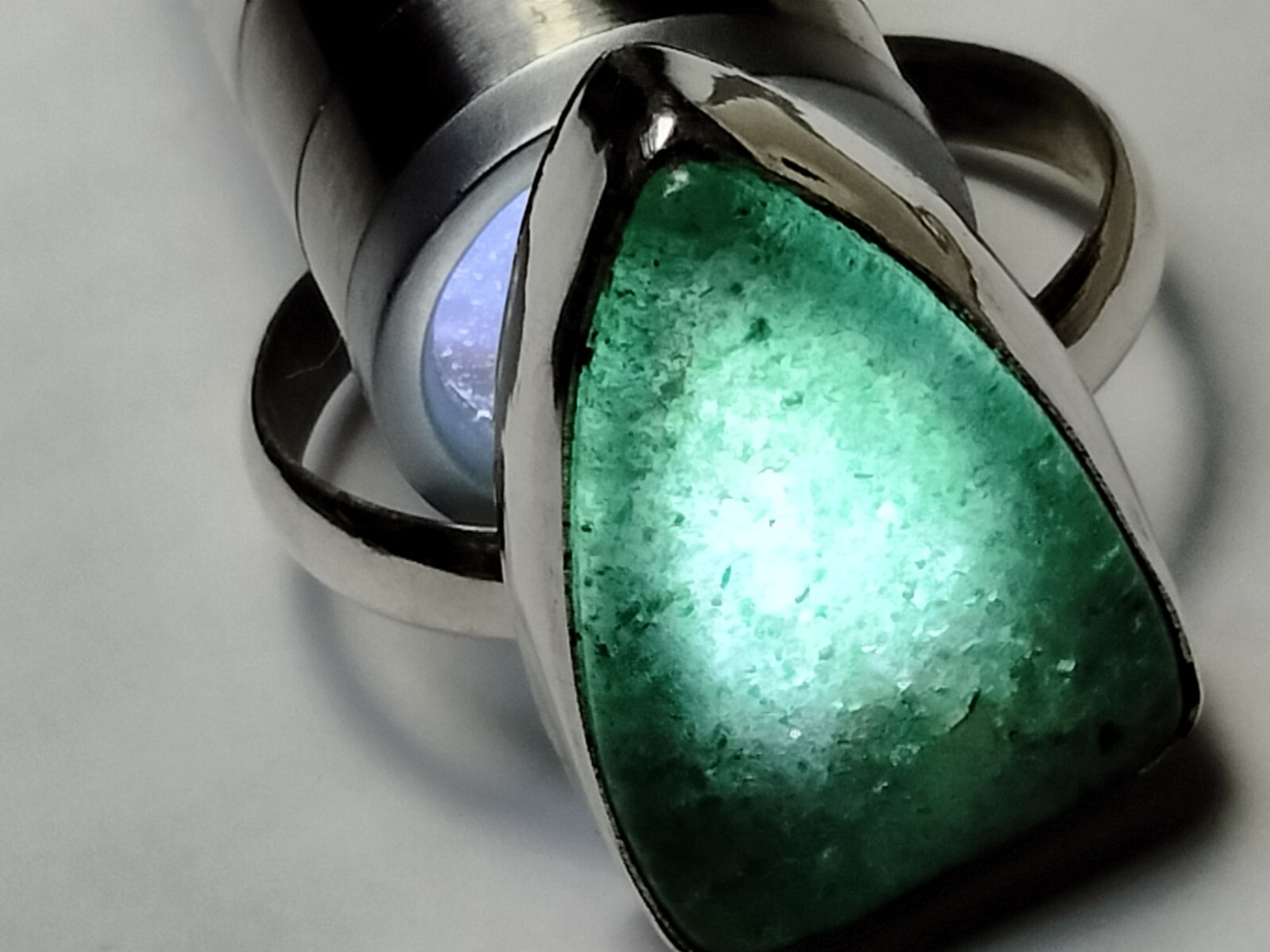 ATTRACTIVE NATURAL GREEN ONYX IN STERLING SILVER 925 RING SIZE 8.75-9.0