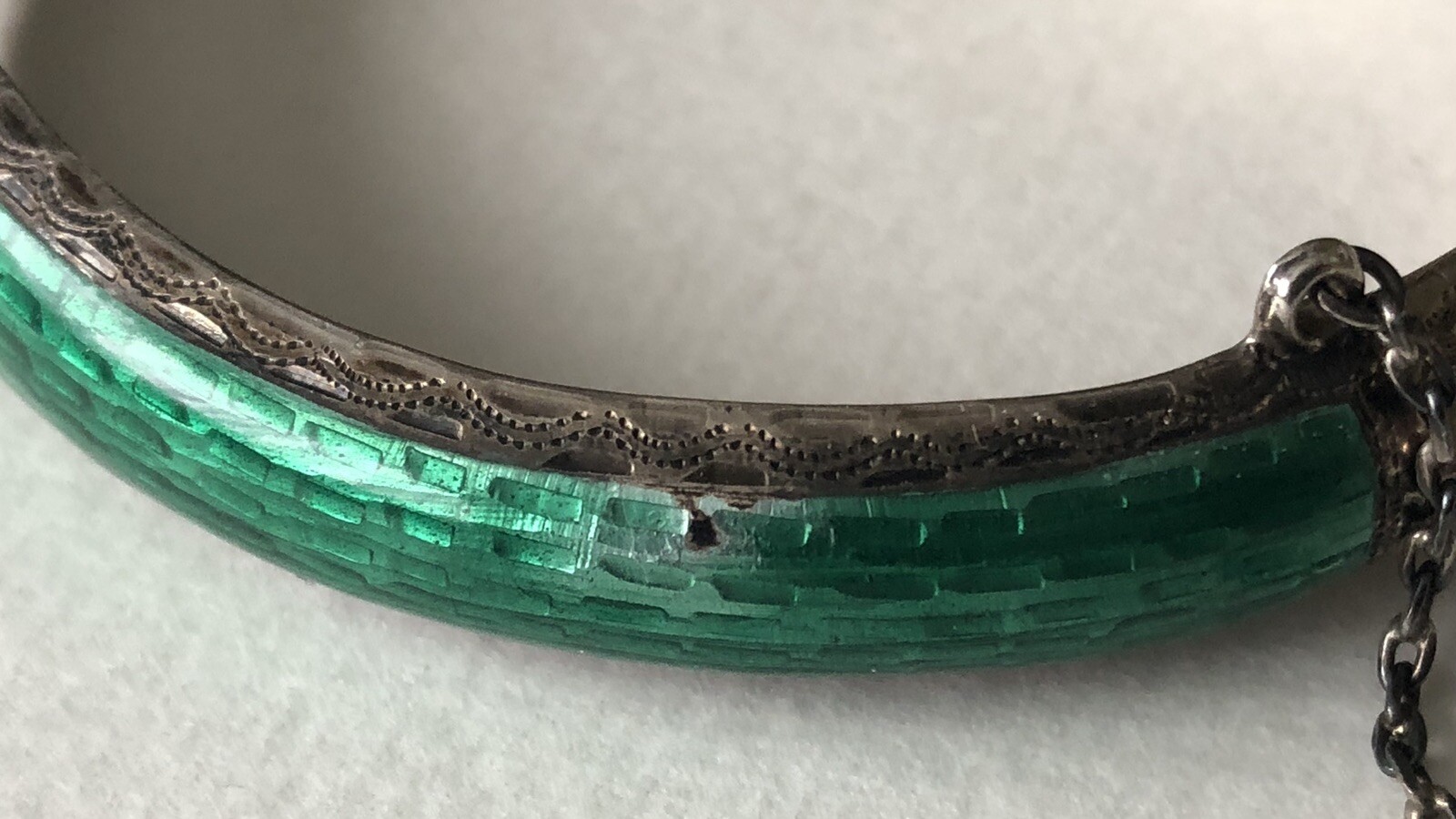 Vintage Siam Sterling Silver Green Enamel Bangle Bracelet With Safety Chain