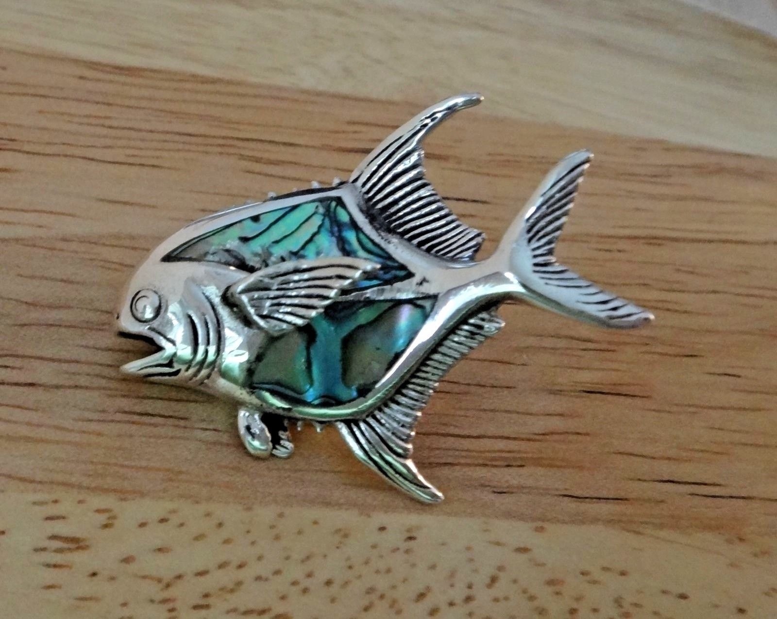 Sterling Silver Beautiful 38x30x15mm Abalone Fish Pendant