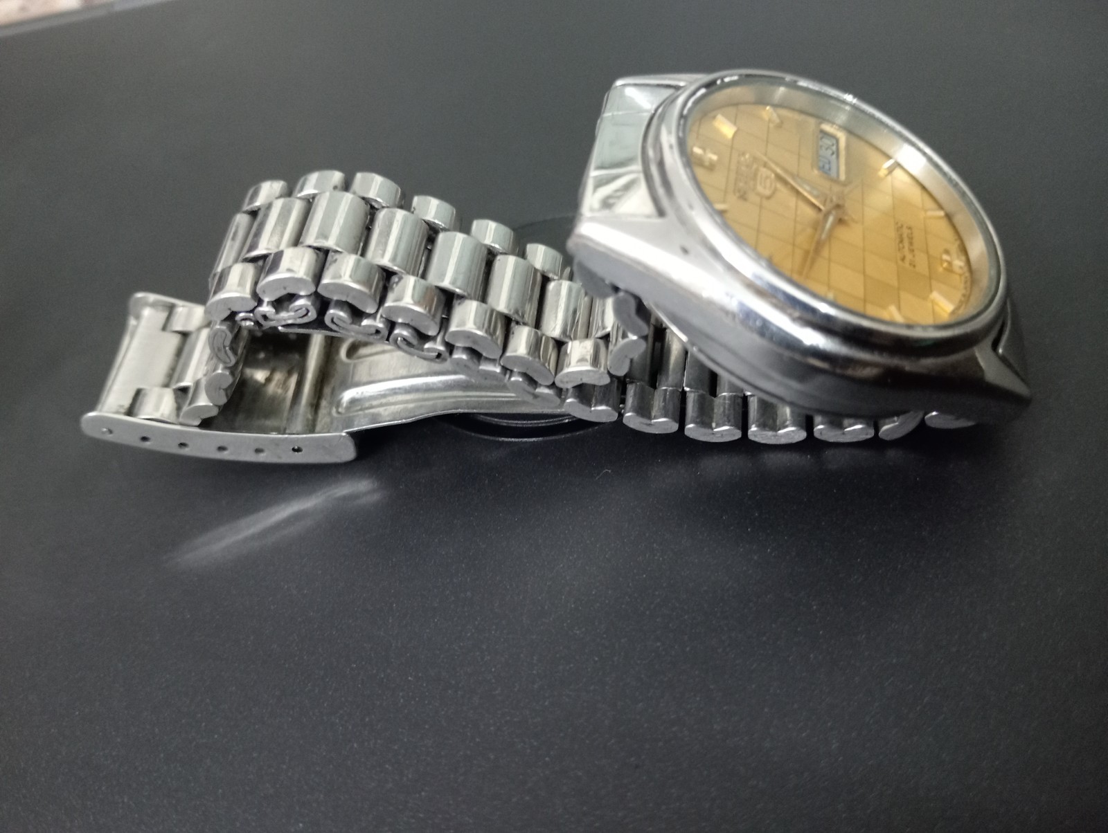 vintage seiko 5 automatic 7009-6001 I wrist watch