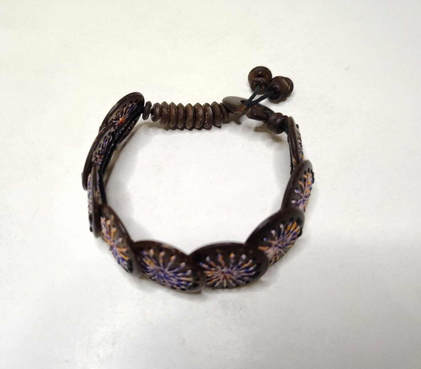 COCONUT SHELL BRACELET THAI DESIGN BROWN WHITE BLUE ORANGE COLORS THREAD