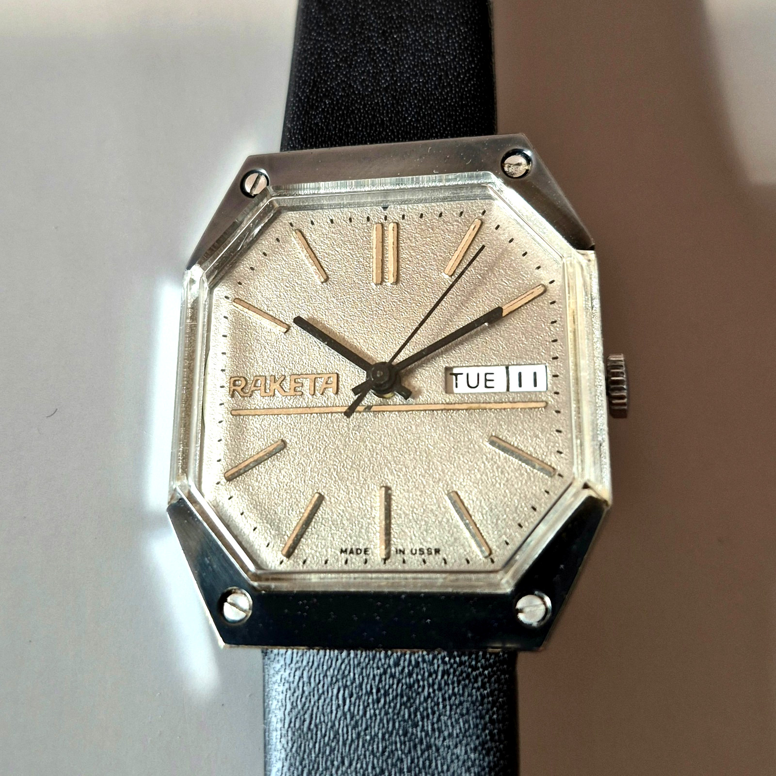 Vintage Raketa Star Wars Soviet Mechanical Watch 2628.H Day Date USSR 18J
