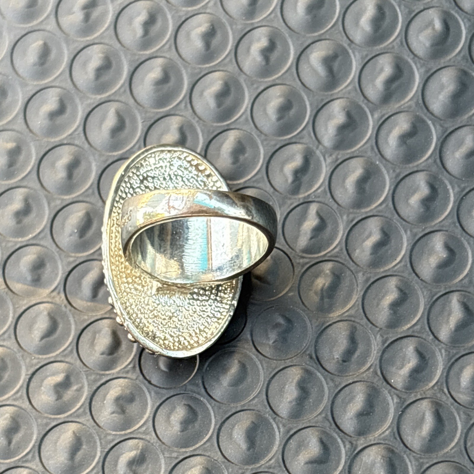 GUESS Signed Silver Tone Blue Oval Stone Halo Rhinestone Cocktail Ring Sz 6