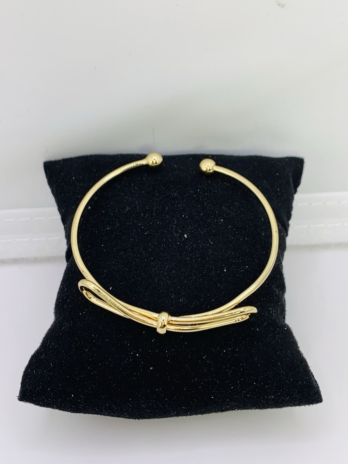 2” Long,18k Gold Filled 7.83 Gram, 2.0mm Wide Bangle. (#BG12)