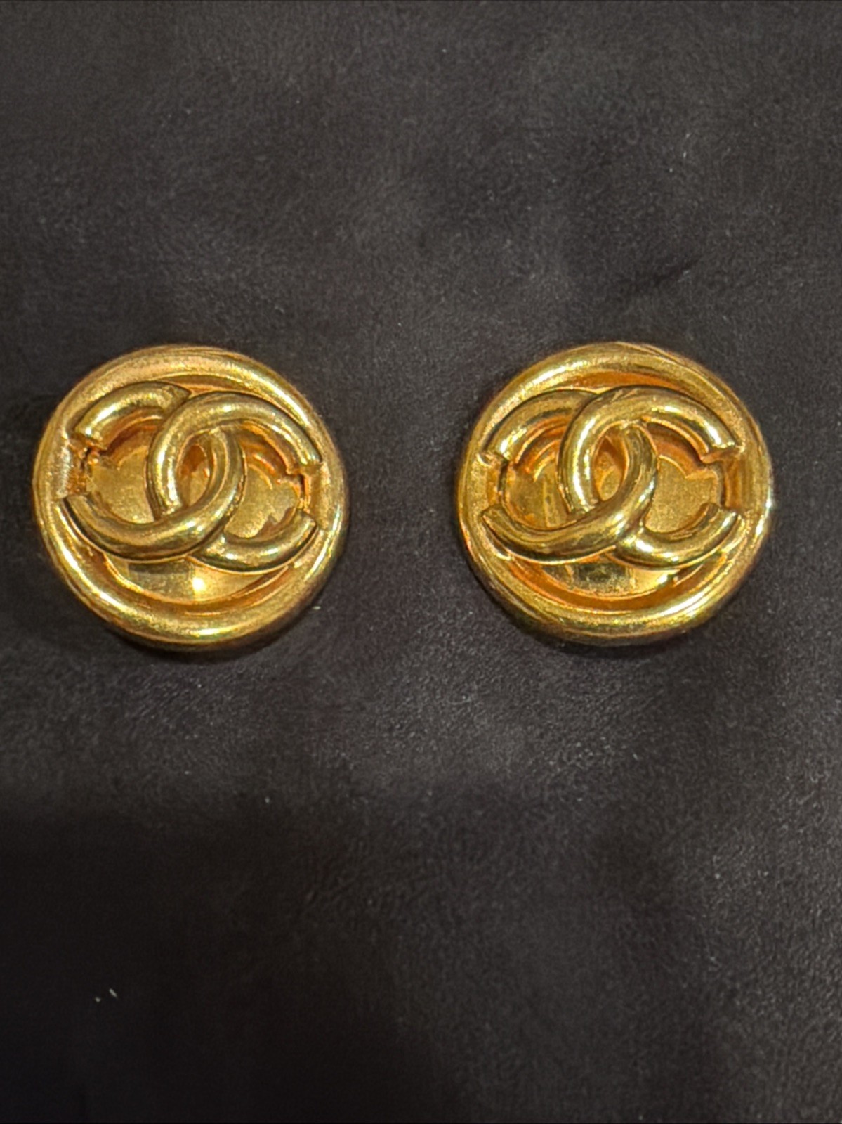 Vintage Chanel Coco C C Logo Gold Plated Earrings Round 2983 93P Made In France