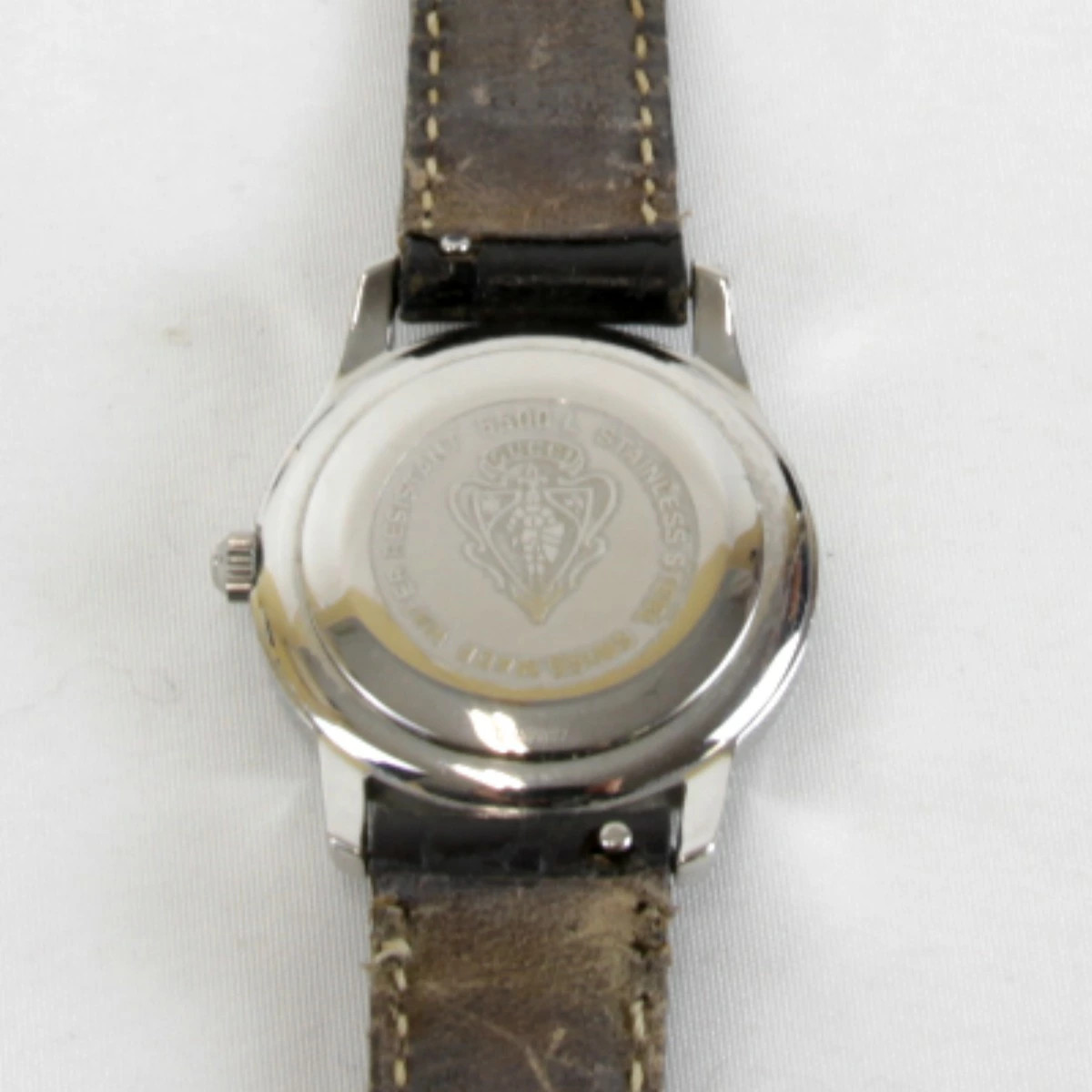 Gucci 5500L Silver St. Steel Quartz Round Watch Used with Box and Guarantee