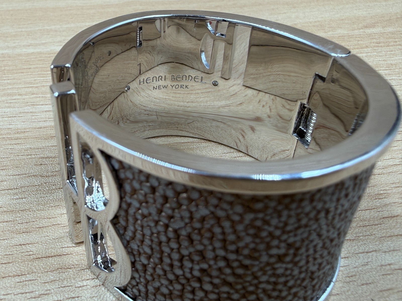 Henri Bendel Logo Pebbled Leather Hinged Cuff NWOT FREE SHIPPING